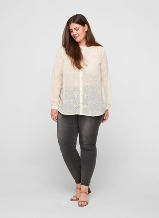 Blouse avec boutons et broderie anglaise, Beige as sample, Model image number 2