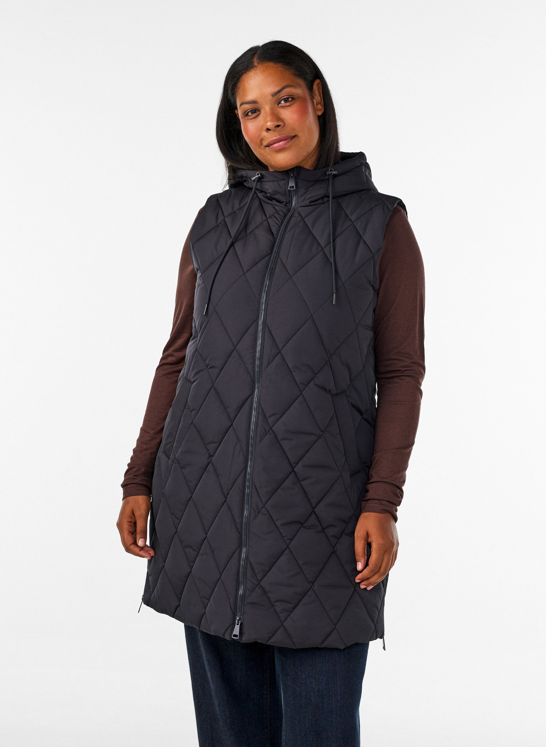 ZizziGilet matelass&eacute; mi-long &agrave; capuche, Noir, Model image number 0