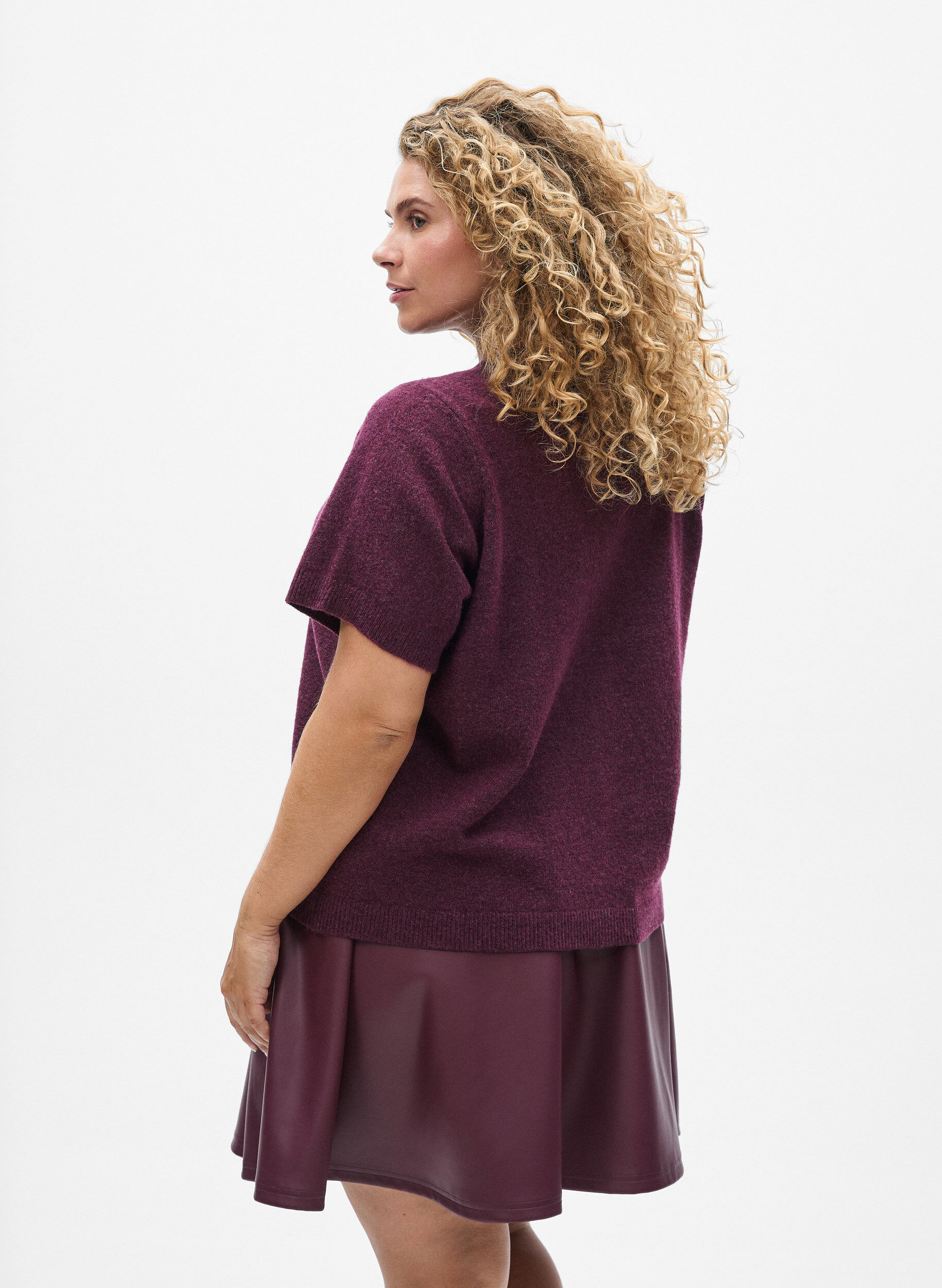 Zizzi Cardigan en tricots &agrave; manches courtes, Bordeaux fonc&eacute;, Model image number 2