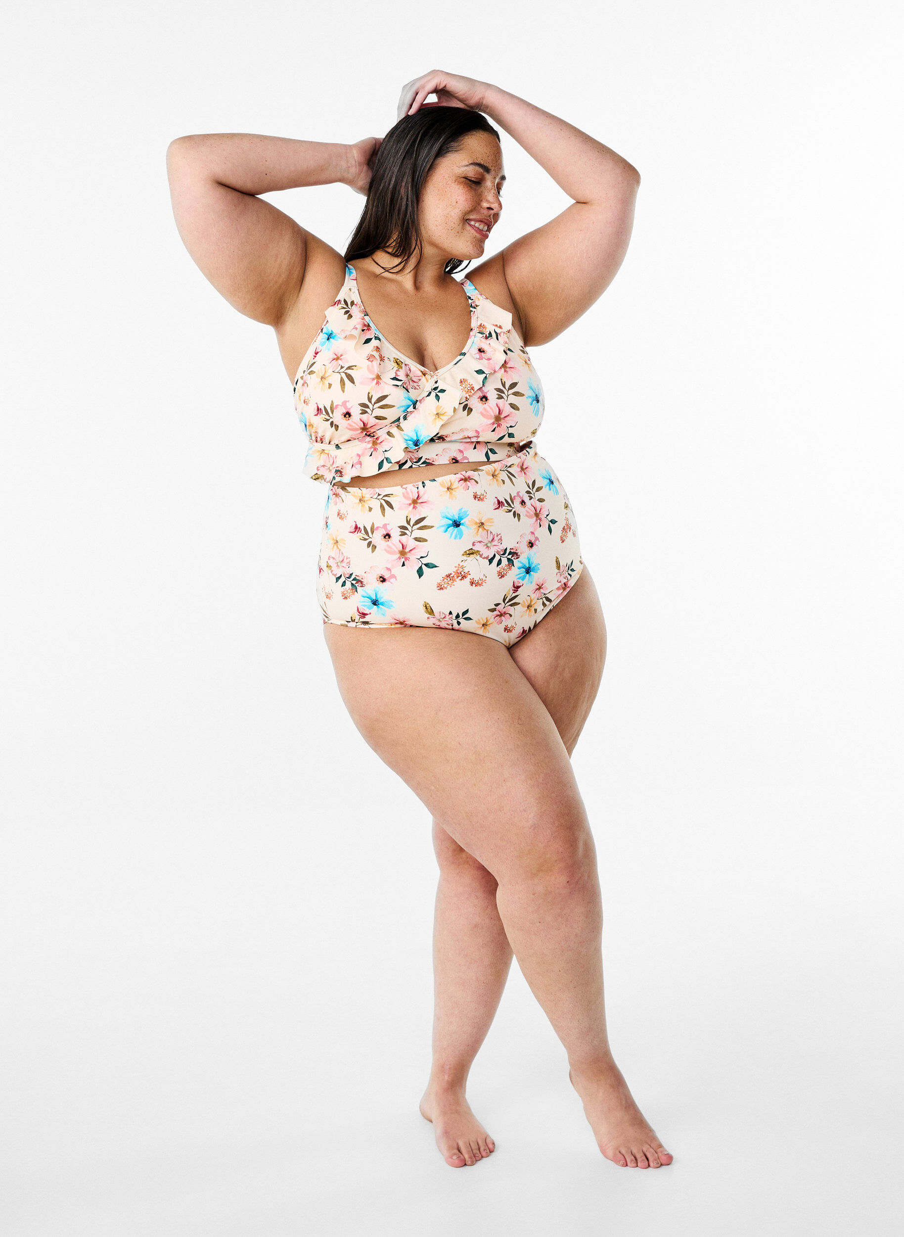 ZizziHaut de bikini &agrave; fleurs et &agrave; d&eacute;tails de jabot, Beige, Model image number 1