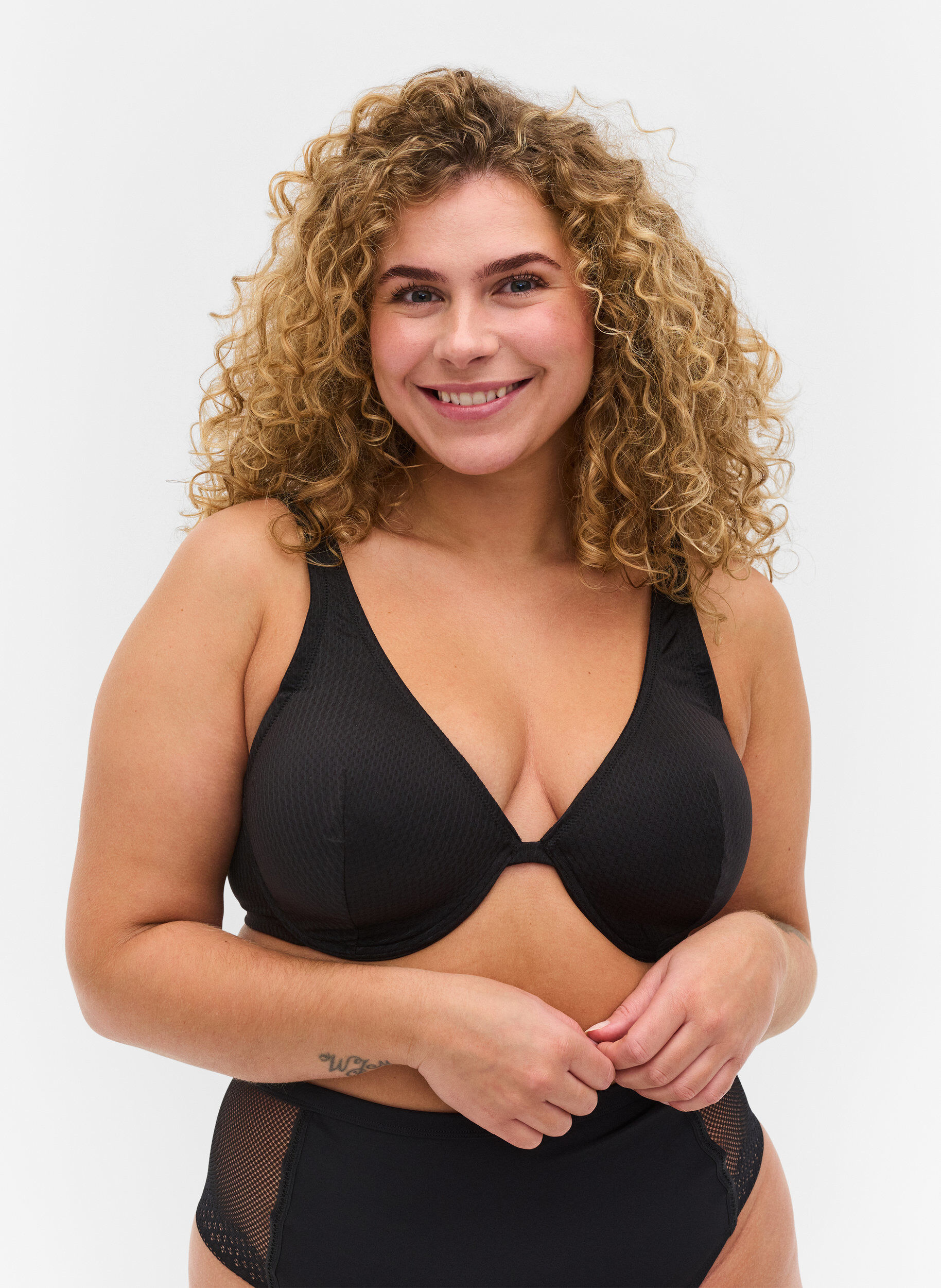 Zizzi Soutien-gorge &agrave; armatures, Black, Model image number 0