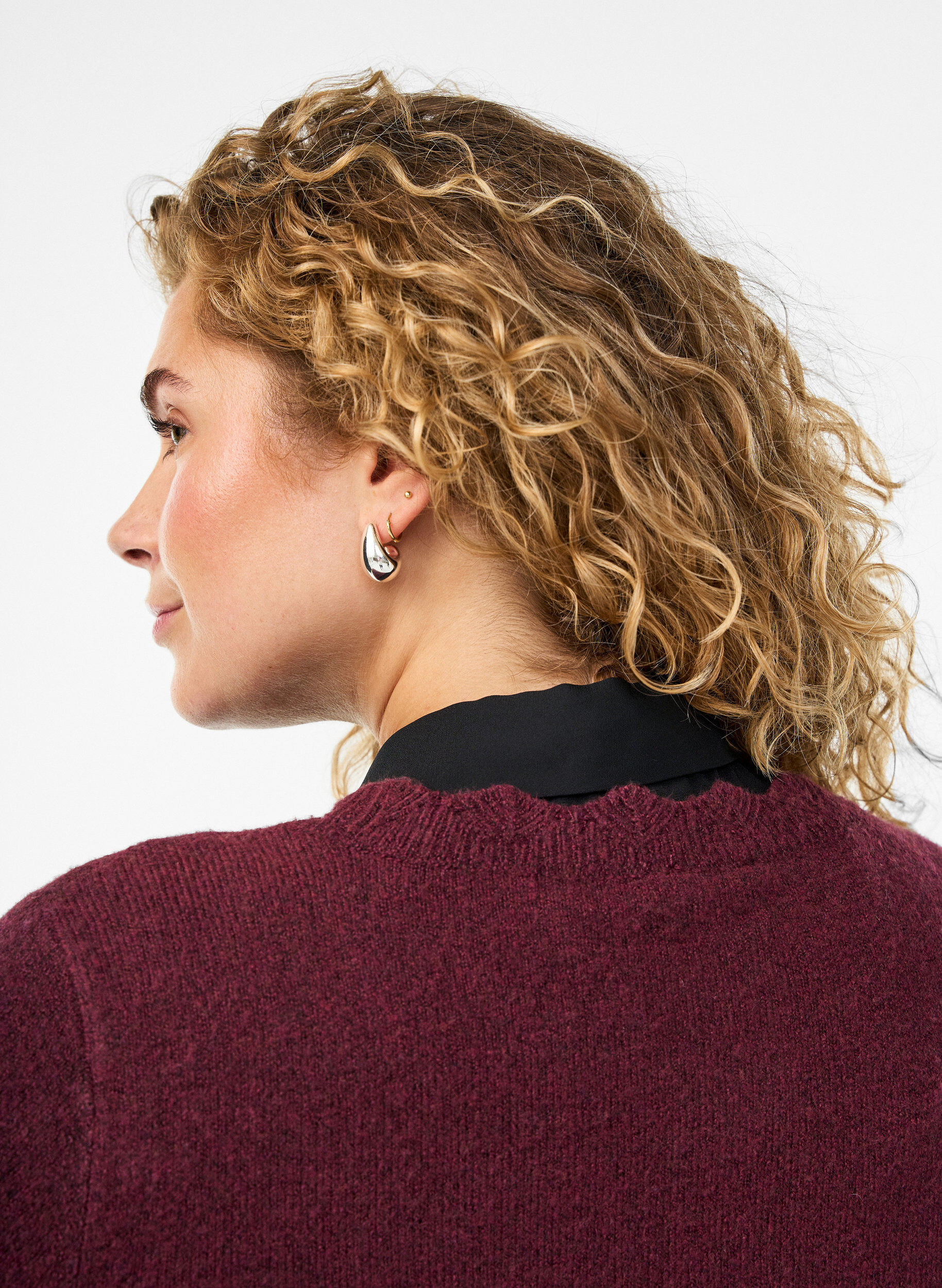 Zizzi Col amovible avec lavalli&egrave;re d&eacute;tachable, Noir, Model image number 1