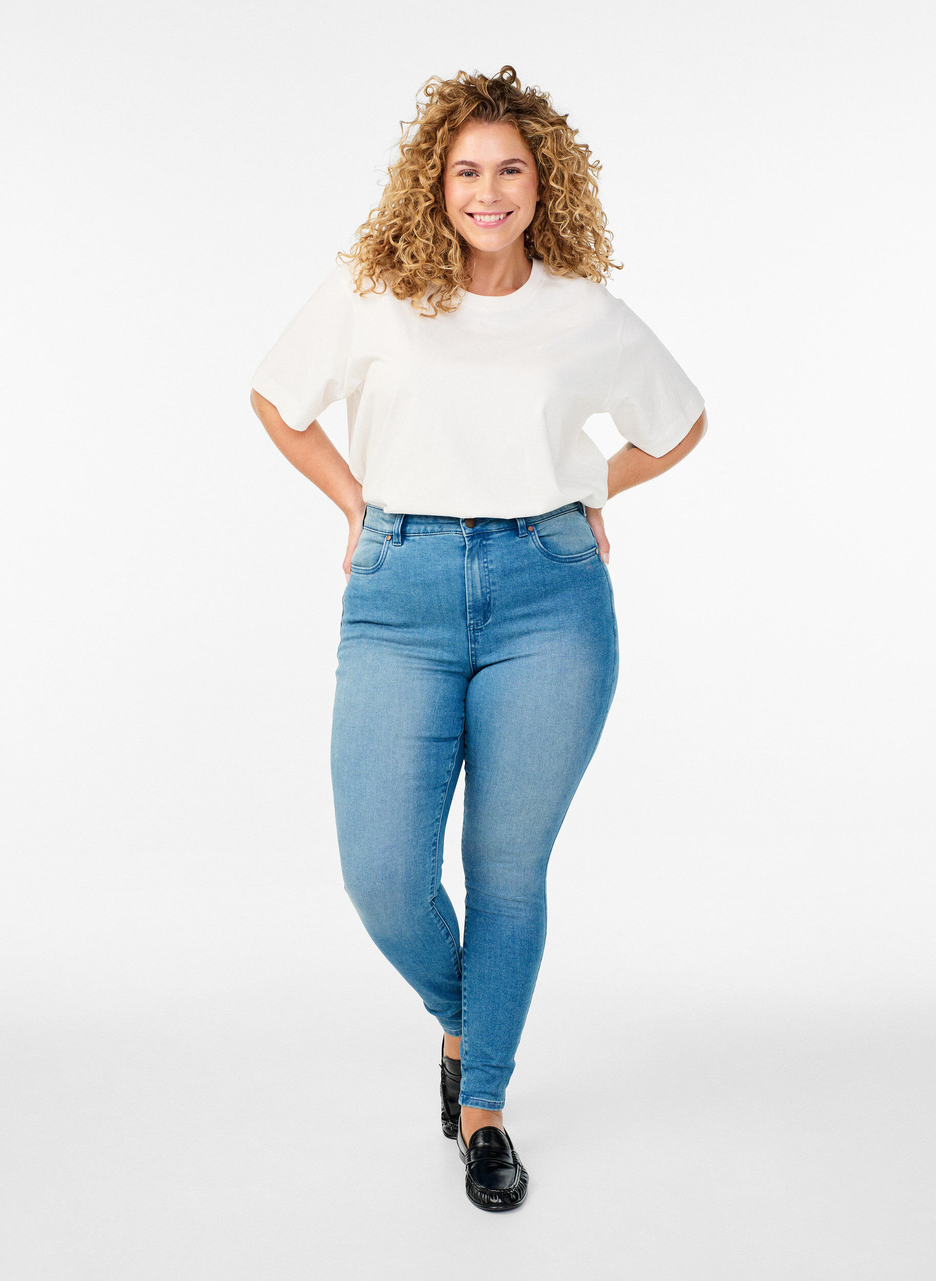 Zizzi Jean Amy super slim &agrave; taille haute, Bleu Clair, Model image number 0