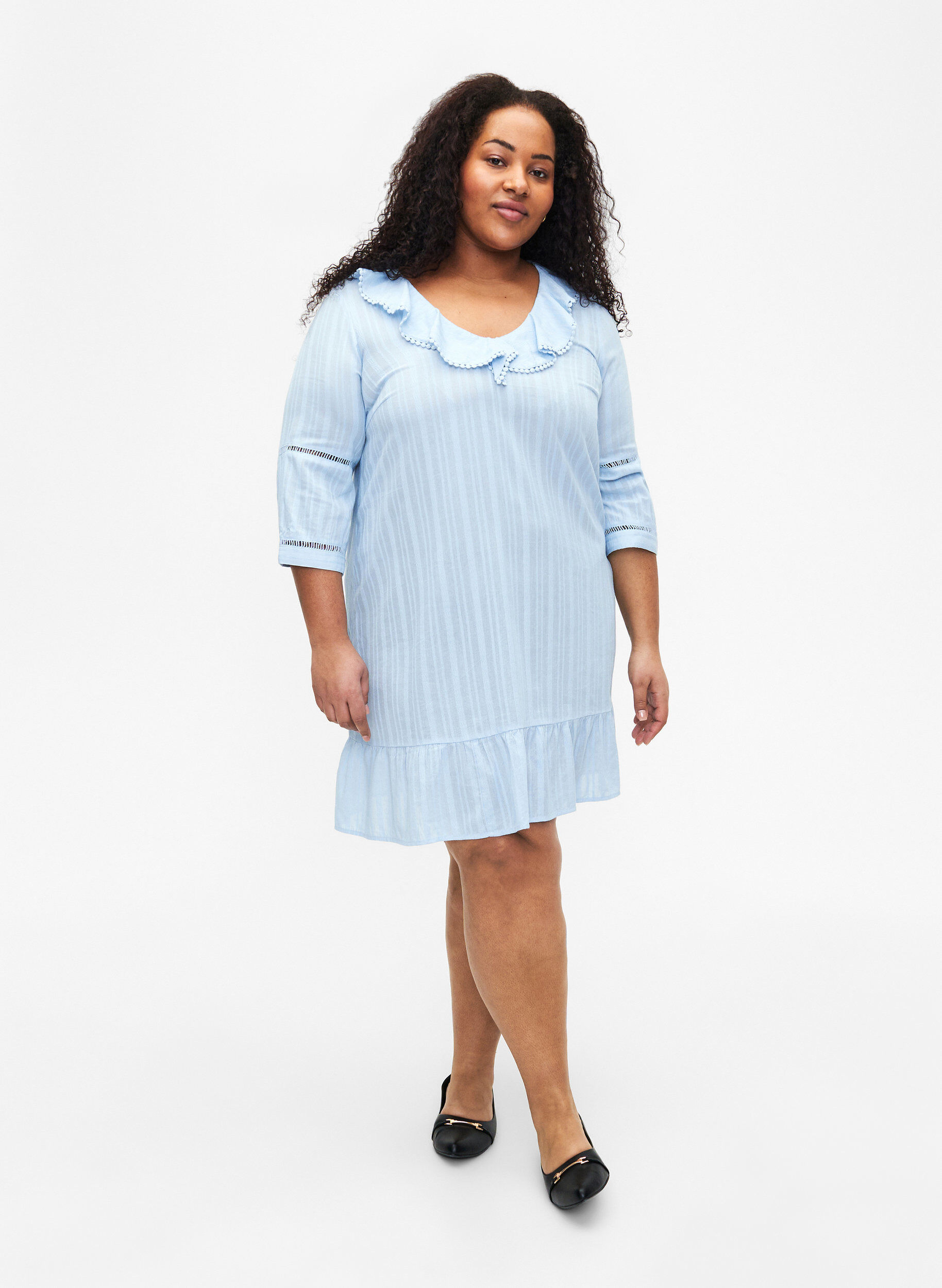 Zizzi Robe &agrave; manches 3/4 associant coton et viscose, Chambray Blue, Model image number 2