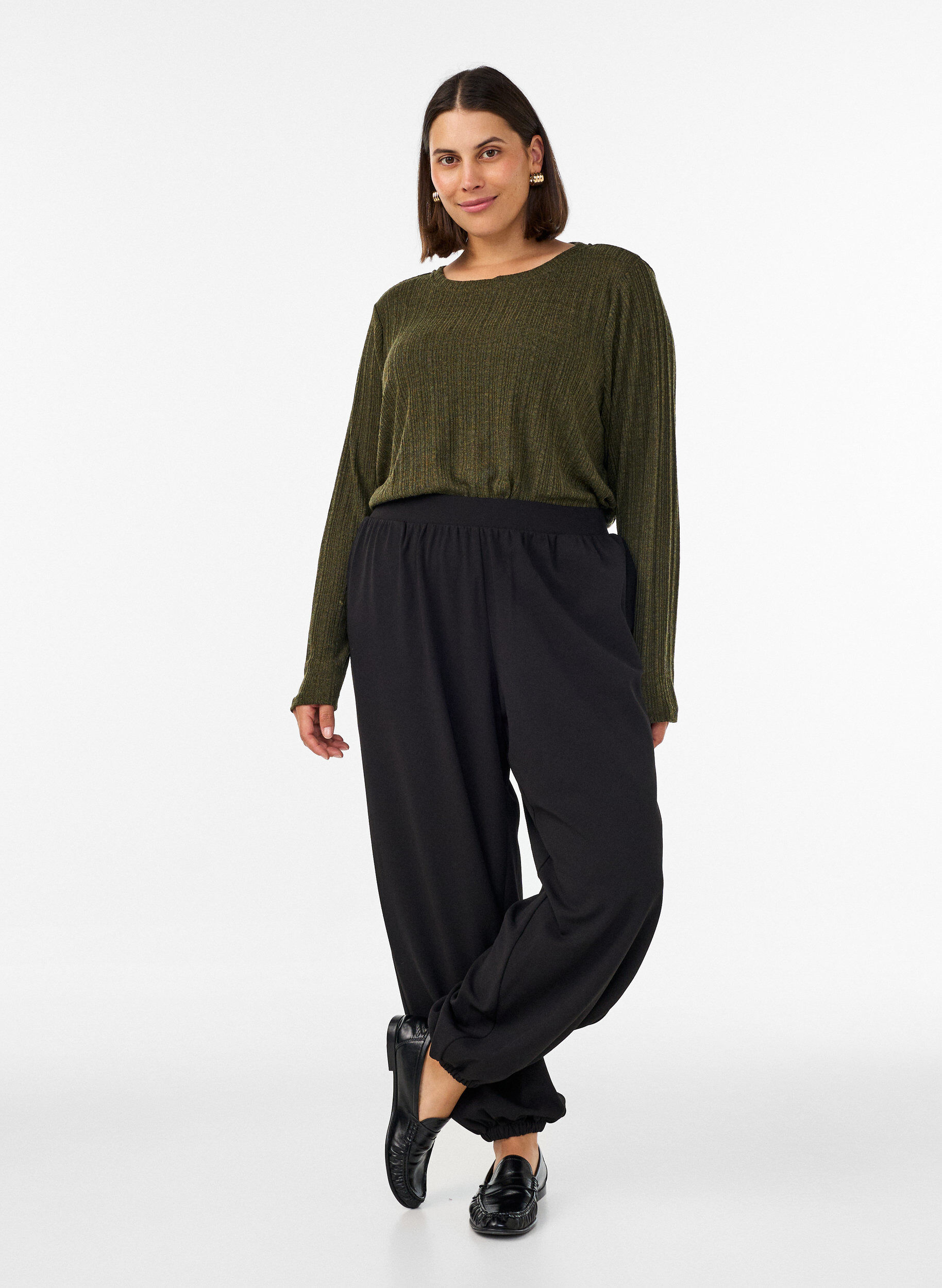 ZizziBlouse en jersey avec structure c&ocirc;tel&eacute;e et manches longues, Vert fonc&eacute;, Model image number 1