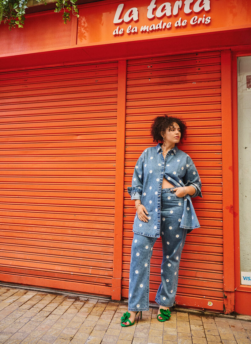 Jean Gemma taille haute avec des marguerites, Bleu Clair, Image image number 0