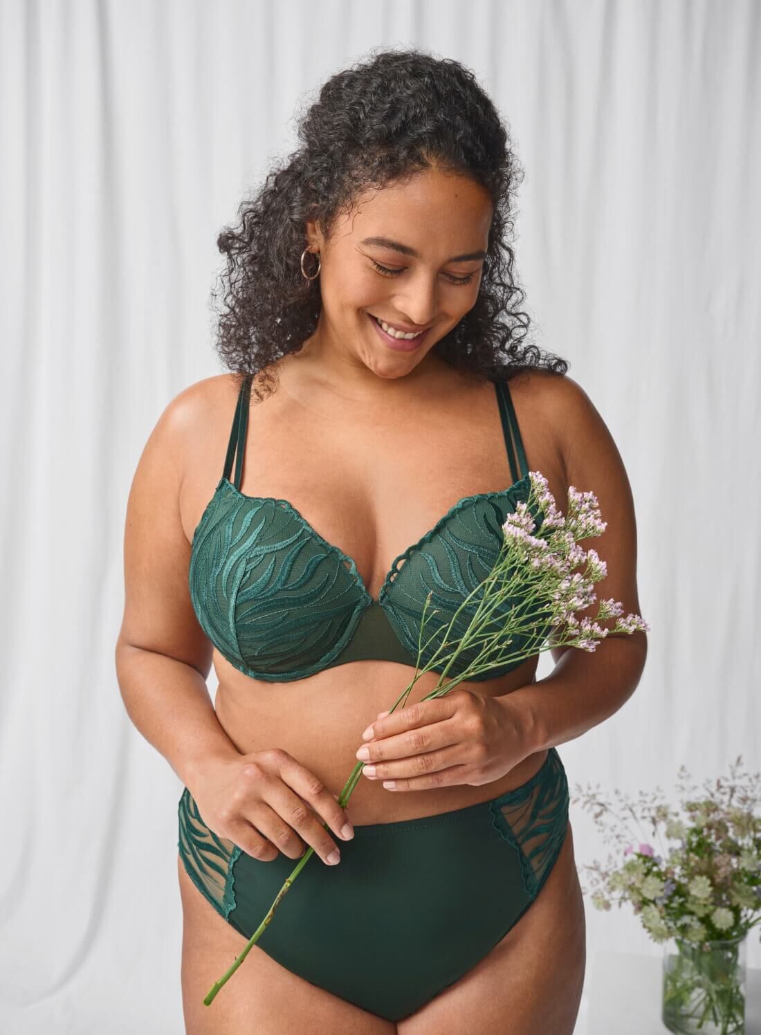 Zizzi Soutien-gorge moul&eacute; avec broderie, , Model