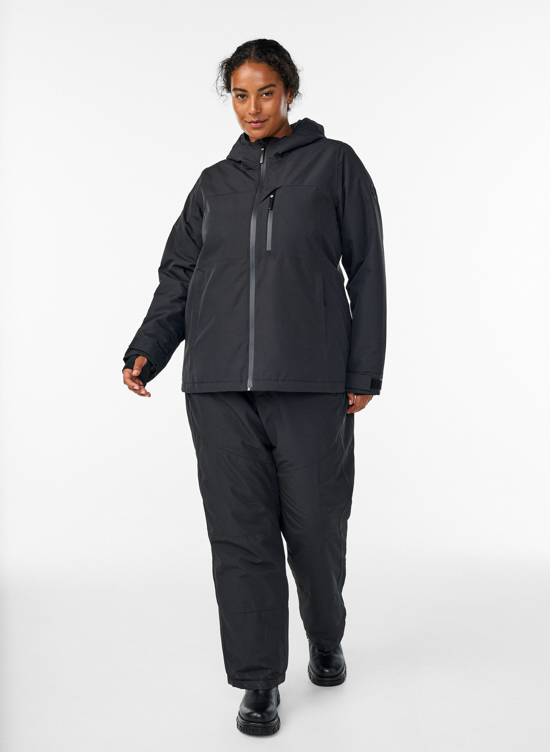ZizziVeste de ski avec capuche et poches zipp&eacute;es, Noir, Model image number 1