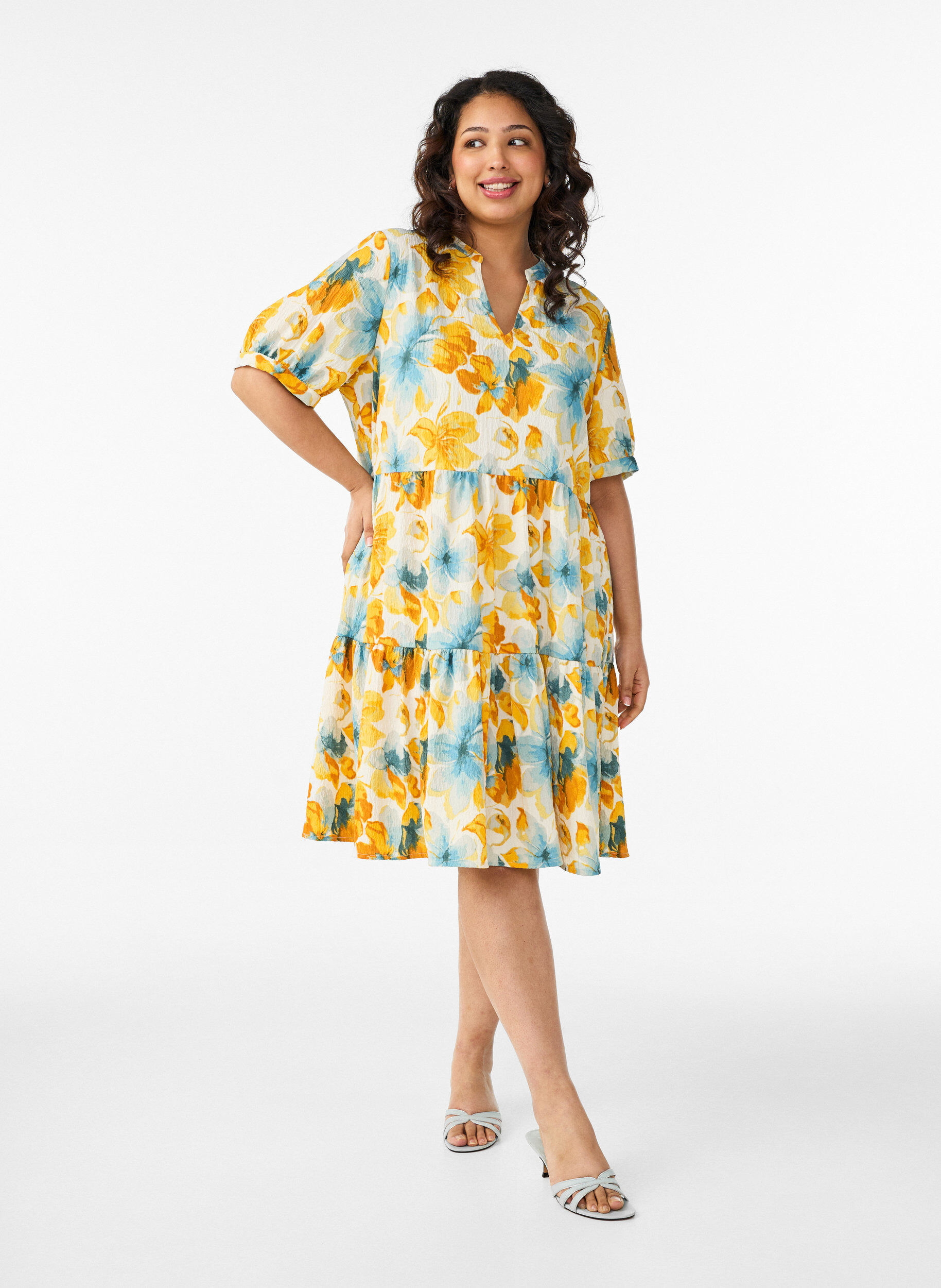 ZizziRobe courte &agrave; coupe &eacute;vas&eacute;e, Jaune, Model image number 1