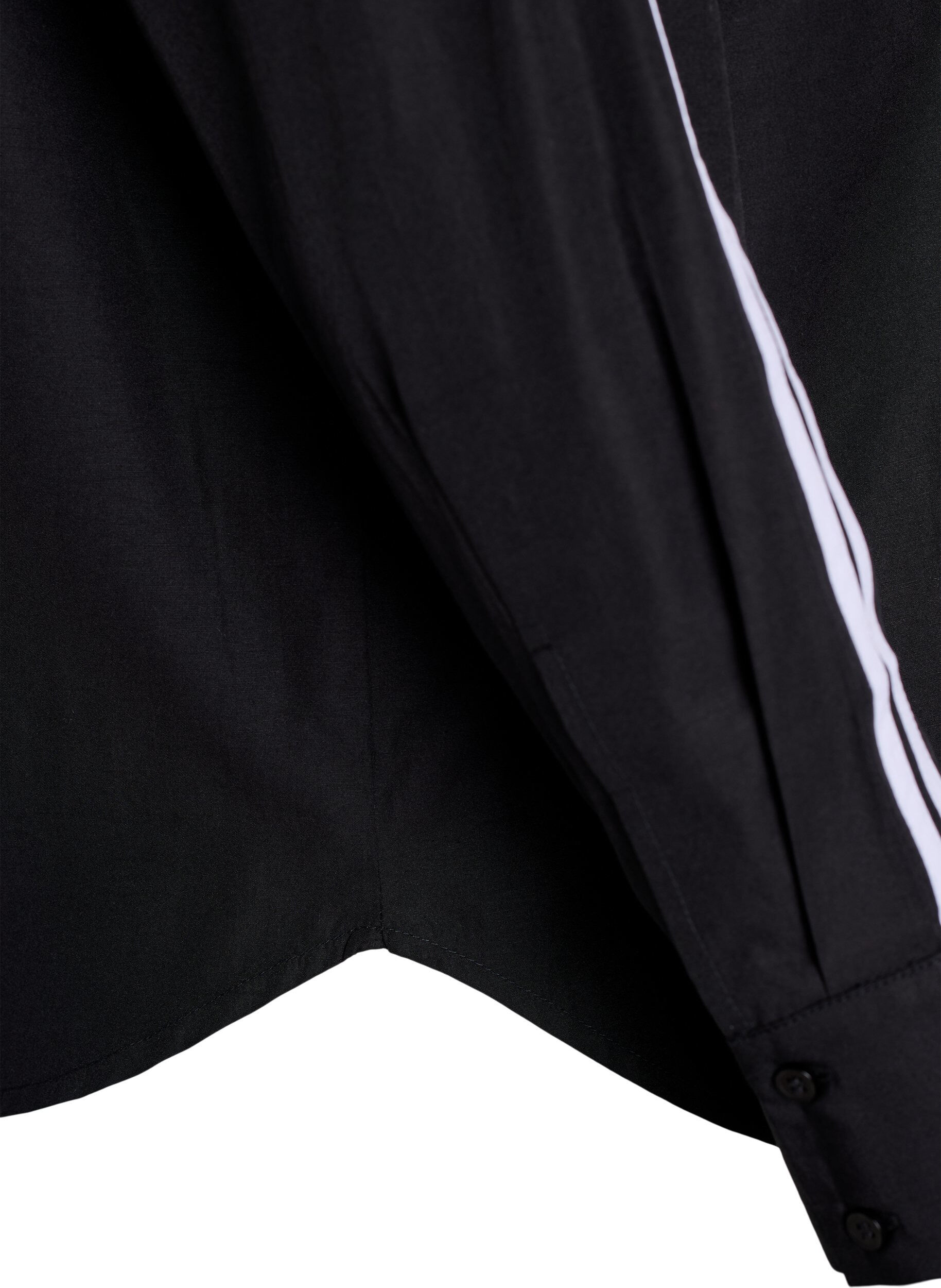 Zizzi Chemise ample avec des bandes sportives sur les manches, Noir, Packshot image number 3