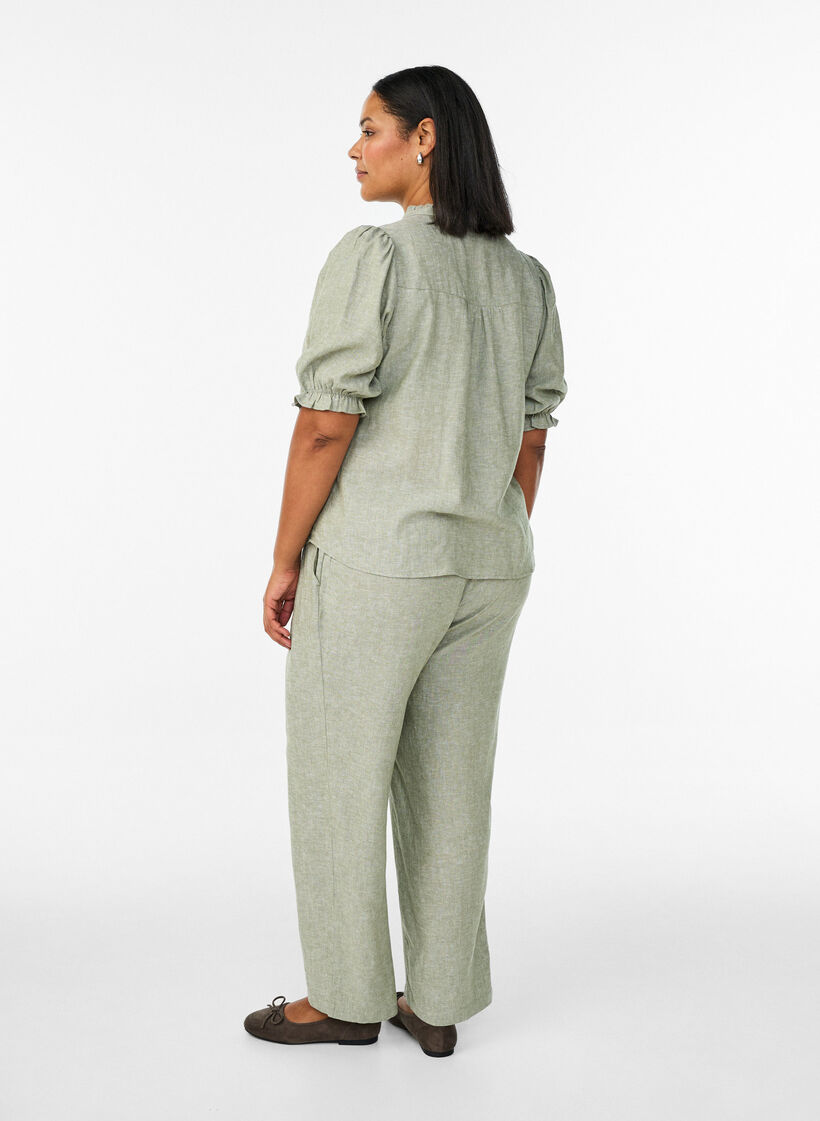Pantalon ample en lin et viscose, Vert, Model image number 2
