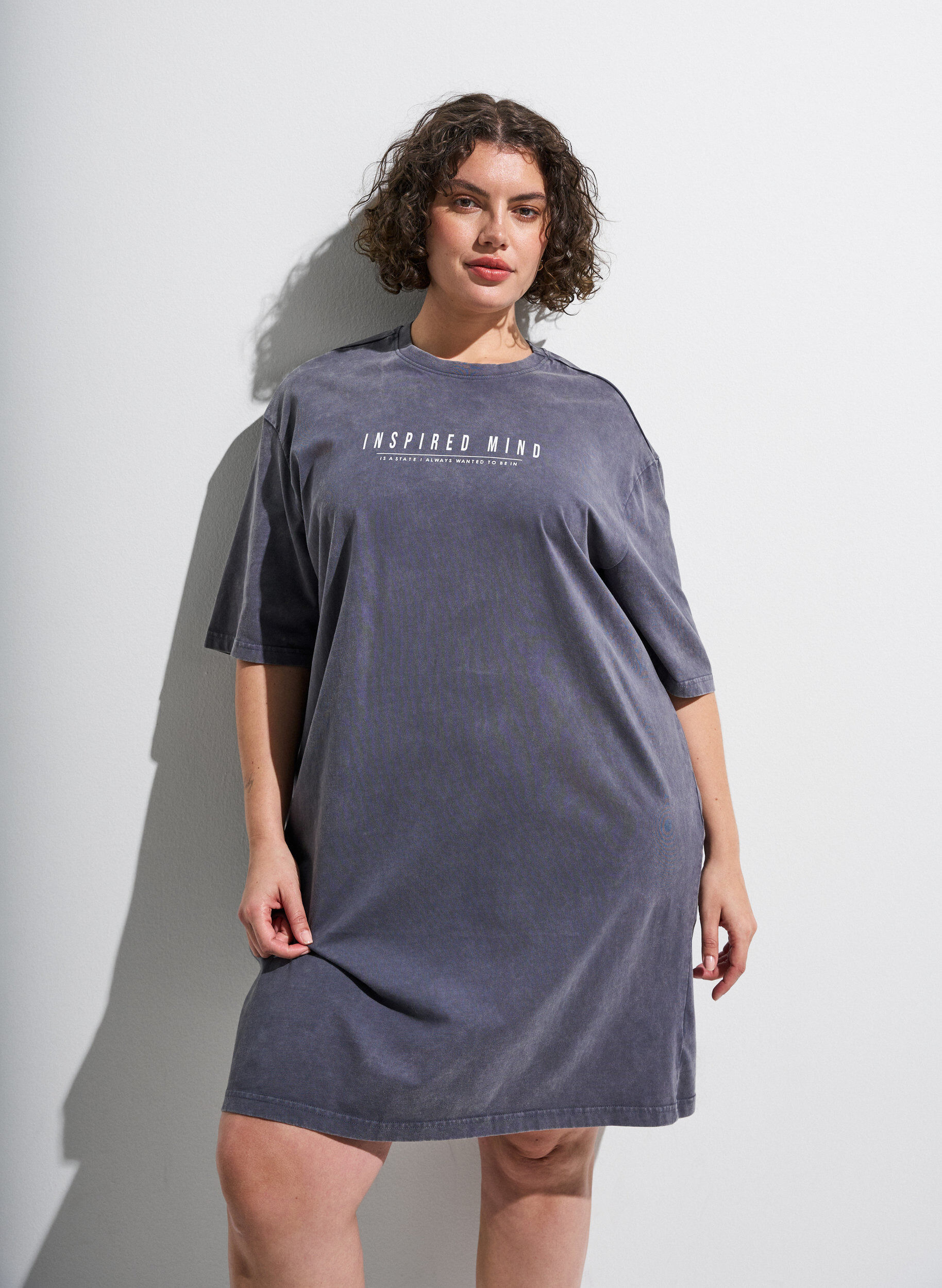 ZizziRobe T-shirt ample avec effet d&eacute;lav&eacute;, Gris, Image image number 0