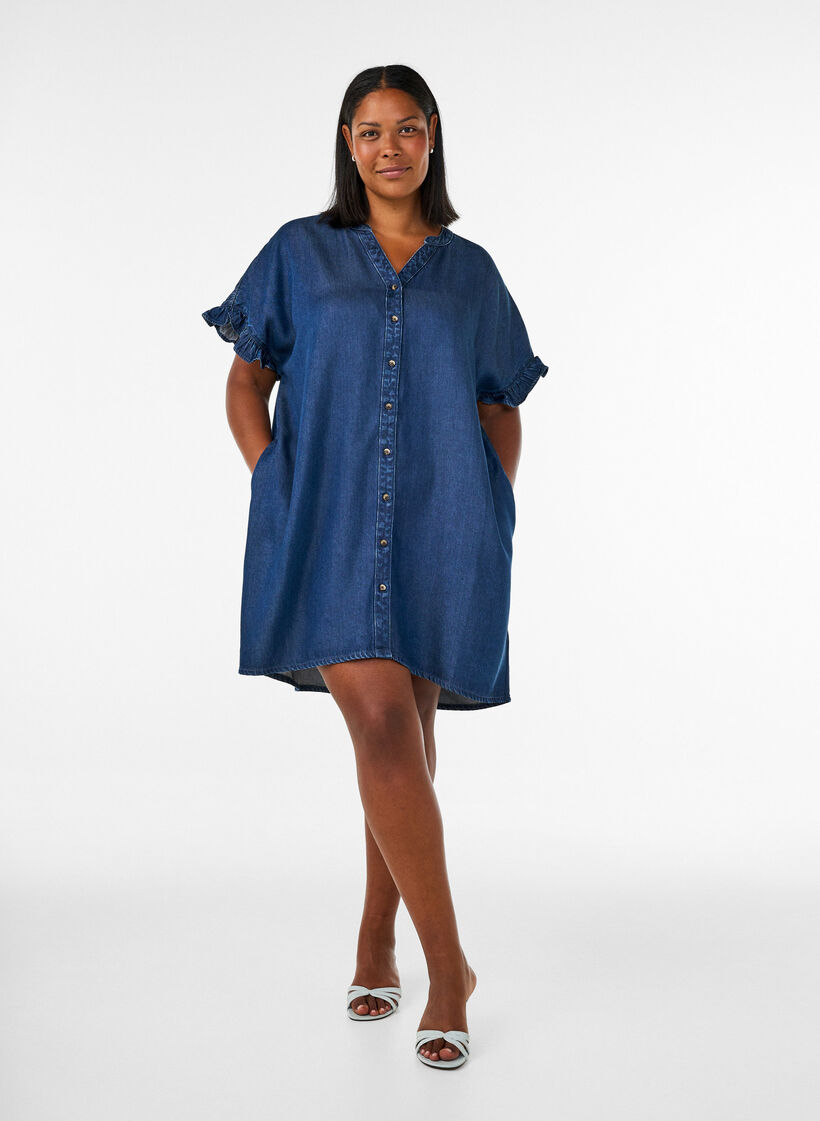Robe aspect denim avec fermeture boutonn&eacute;e et manches &agrave; volants, Bleu, Model image number 1