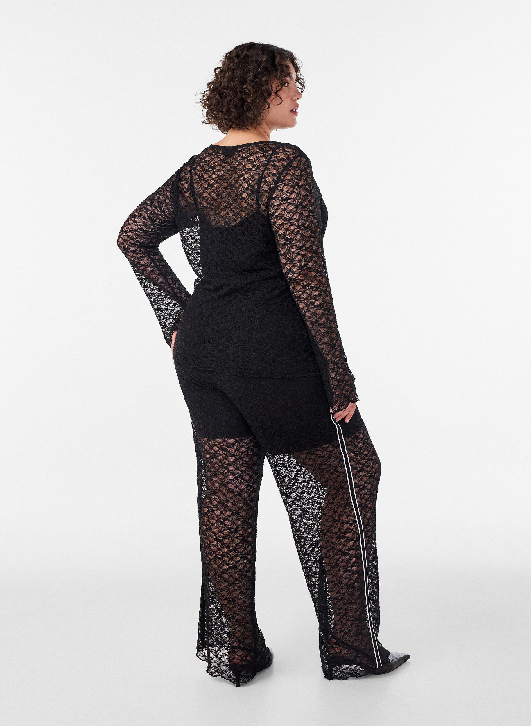 ZizziPantalon &agrave; coupe ample en dentelle transparente, Noir, Model image number 1