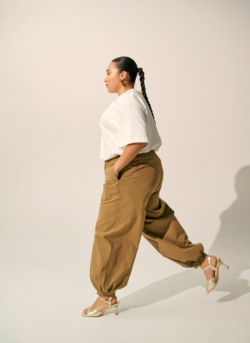 Escarpins &agrave; bout ouvert et carr&eacute;, Dor&eacute;, Image