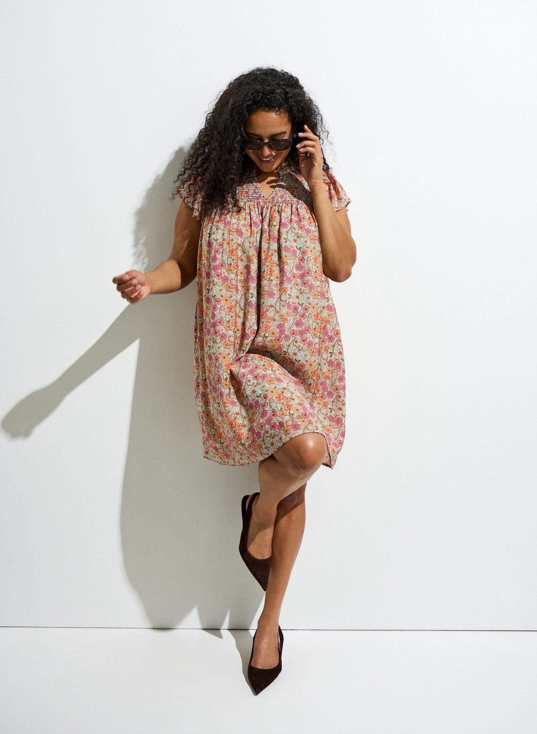 ZizziRobe courte en viscose avec smocks et imprim&eacute; fleuri, Orange, Image image number 0