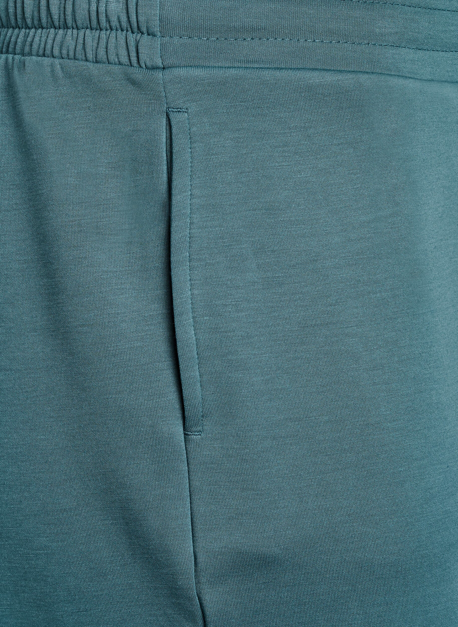 Zizzi Short en m&eacute;lange de modal avec poches, Vert, Packshot image number 2