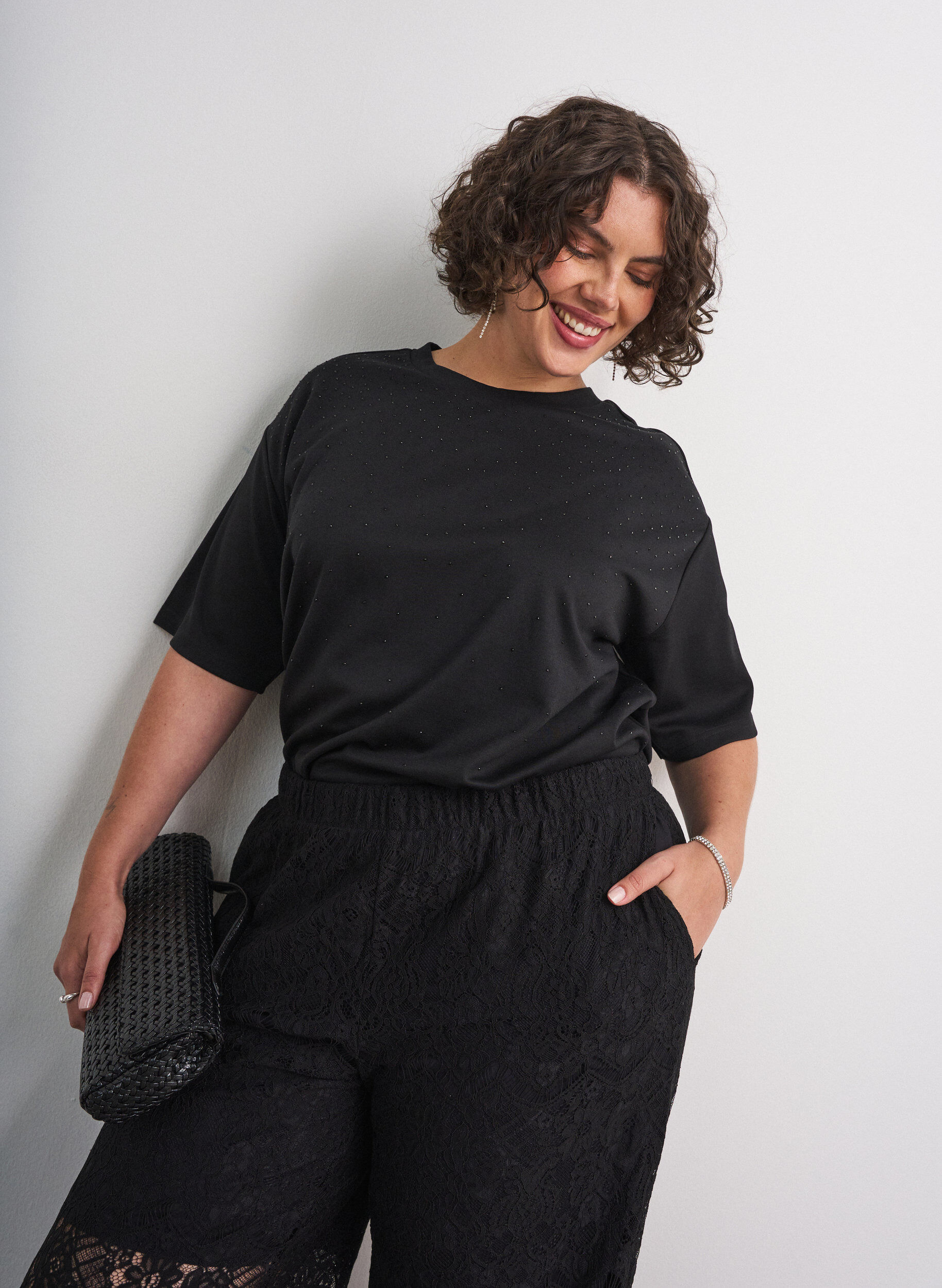 ZizziT-shirt avec strass et col rond, Noir, Model image number 0