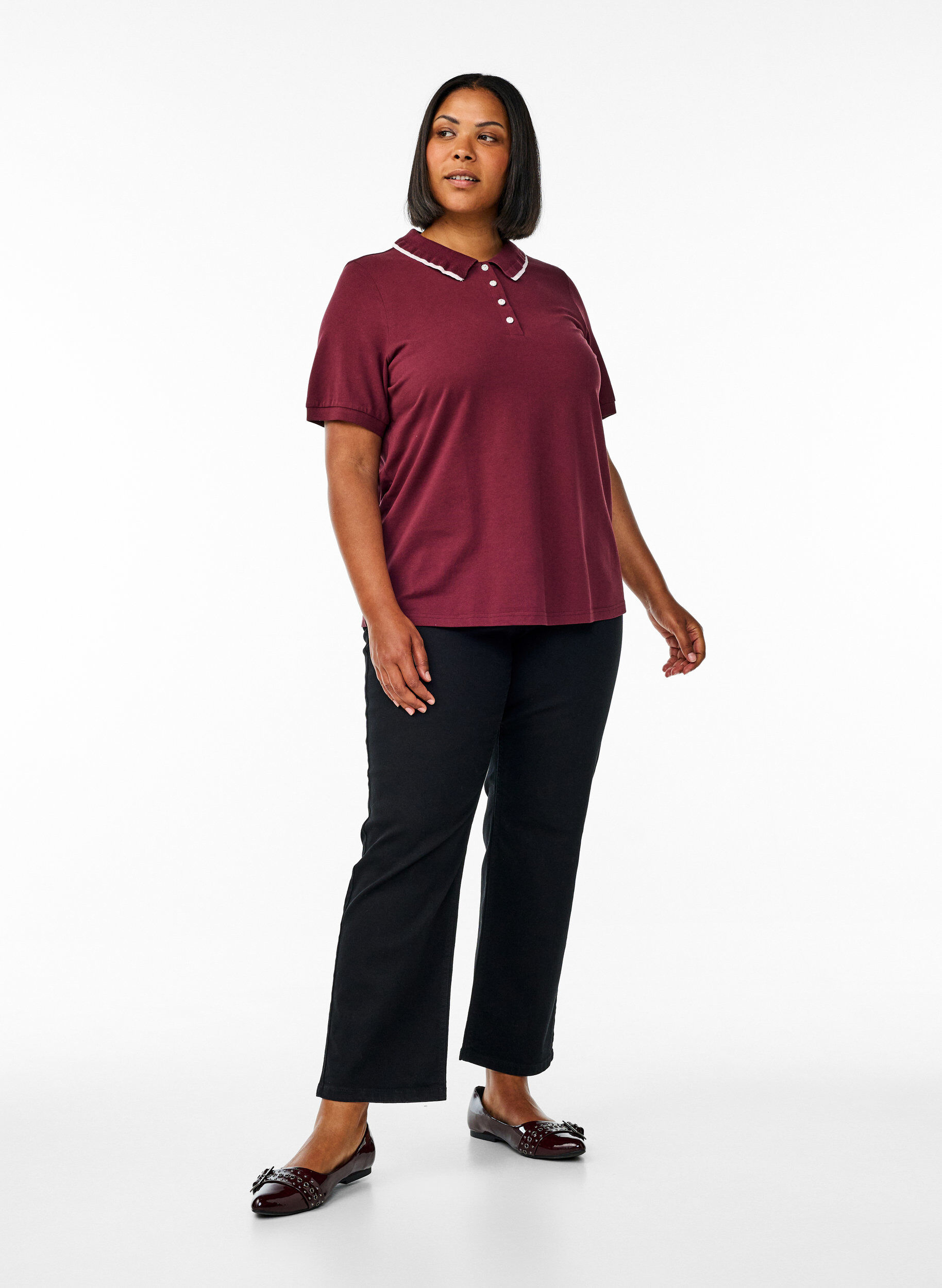 Zizzi Polo avec boutons strass et volants, Bordeaux, Model image number 1