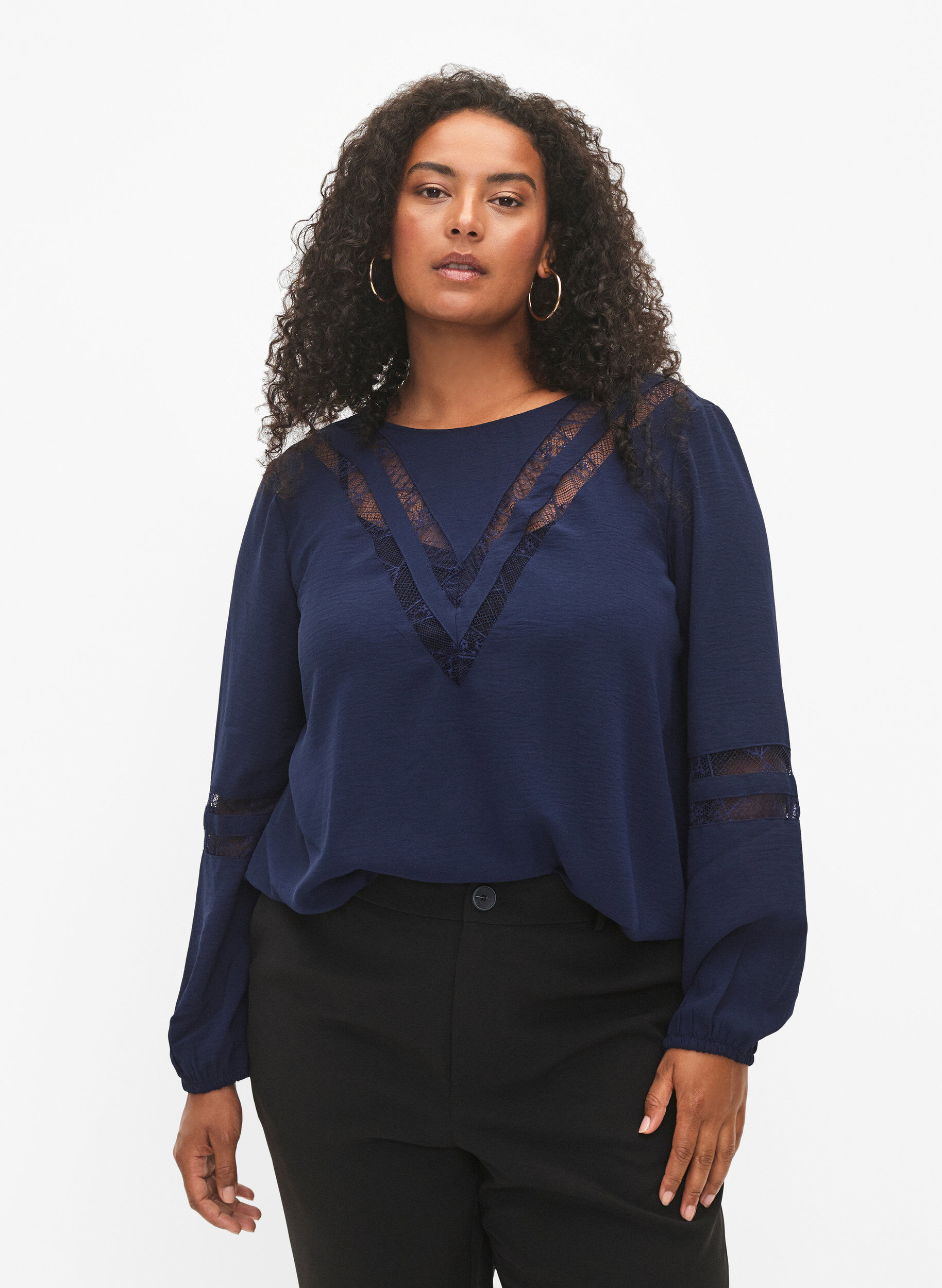 Zizzi Blouse &agrave; manches longues avec de la dentelle, Navy Blazer, Model image number 0