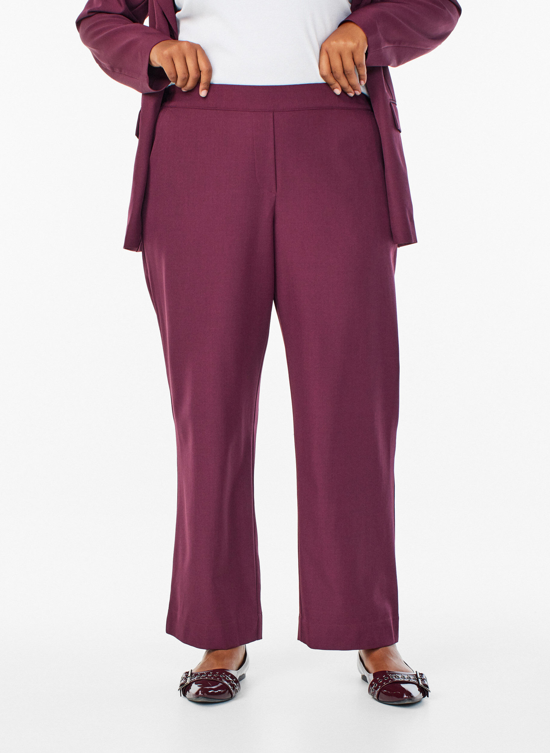 Zizzi FLASH - Pantalon ample avec poches, Bordeaux fonc&eacute;, Model image number 2