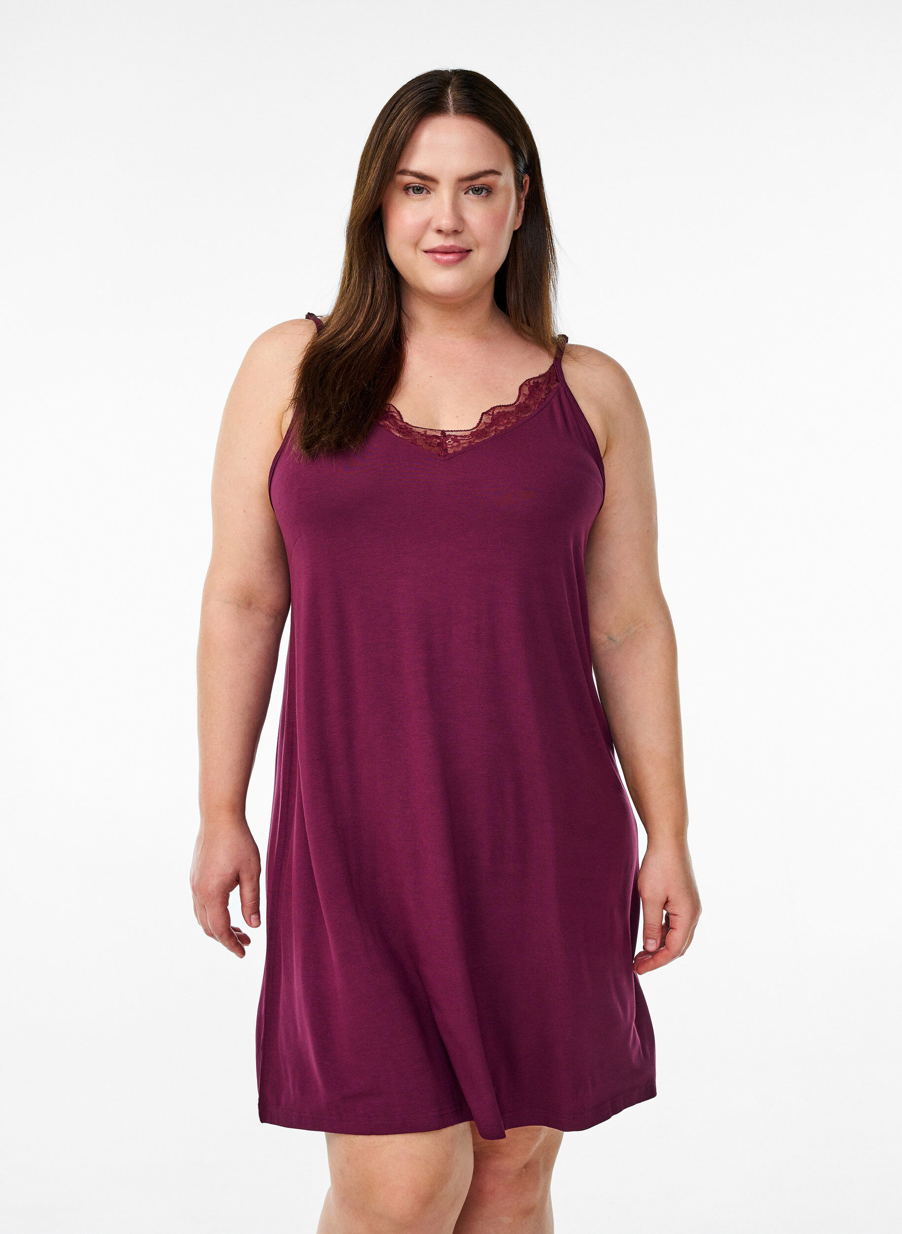 Chemise de nuit avec bord dentelle en viscose, Bordeaux fonc&eacute;, Model
