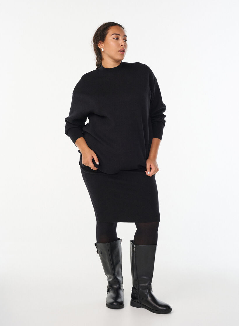 Blouse en maille à col montant, Noir, Model