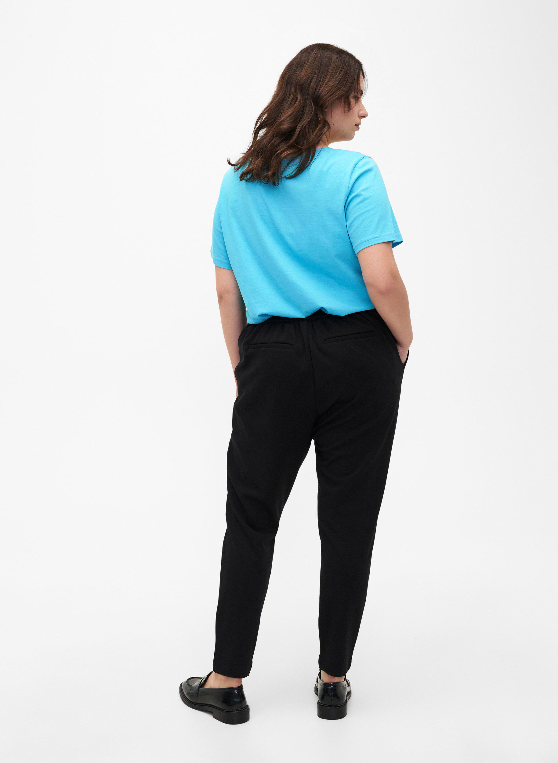 Zizzi Pantalon court avec poches, Noir, Model image number 2