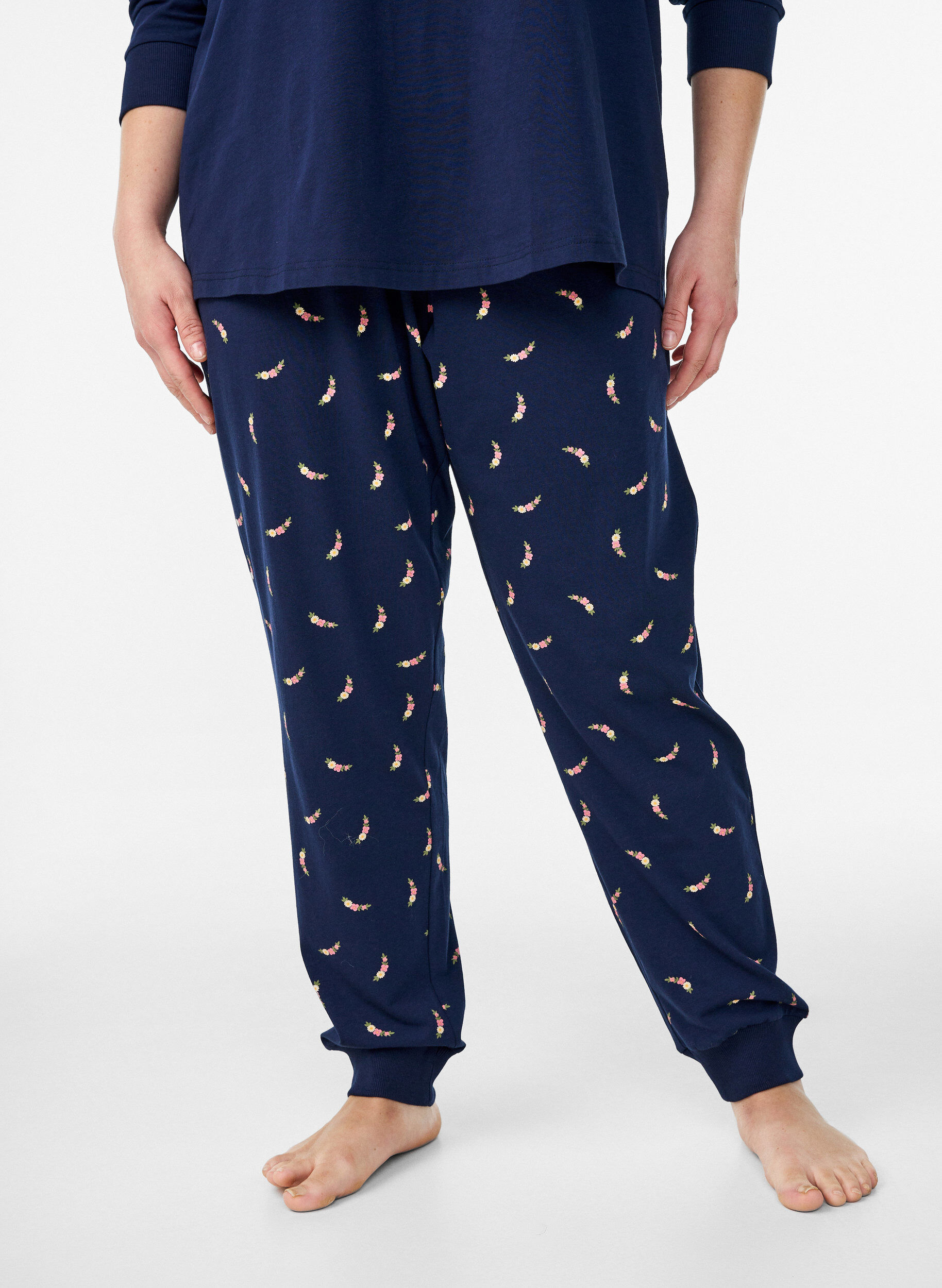 Zizzi Bas de pyjama imprim&eacute;, Bleu, Model image number 2