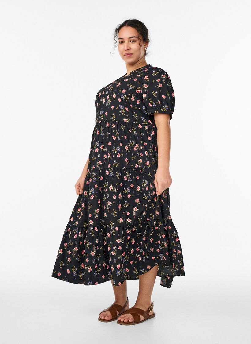 Robe longueur cheville &agrave; manches courtes avec volants &eacute;tag&eacute;s, Noir, Model image number 0