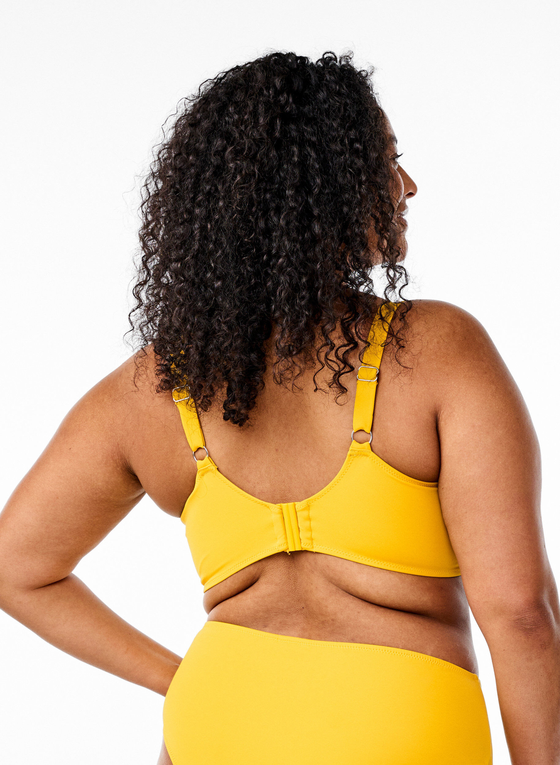 Zizzi Haut de bikini avec armature et n&oelig;ud d&eacute;taill&eacute;, Jaune, Model image number 2
