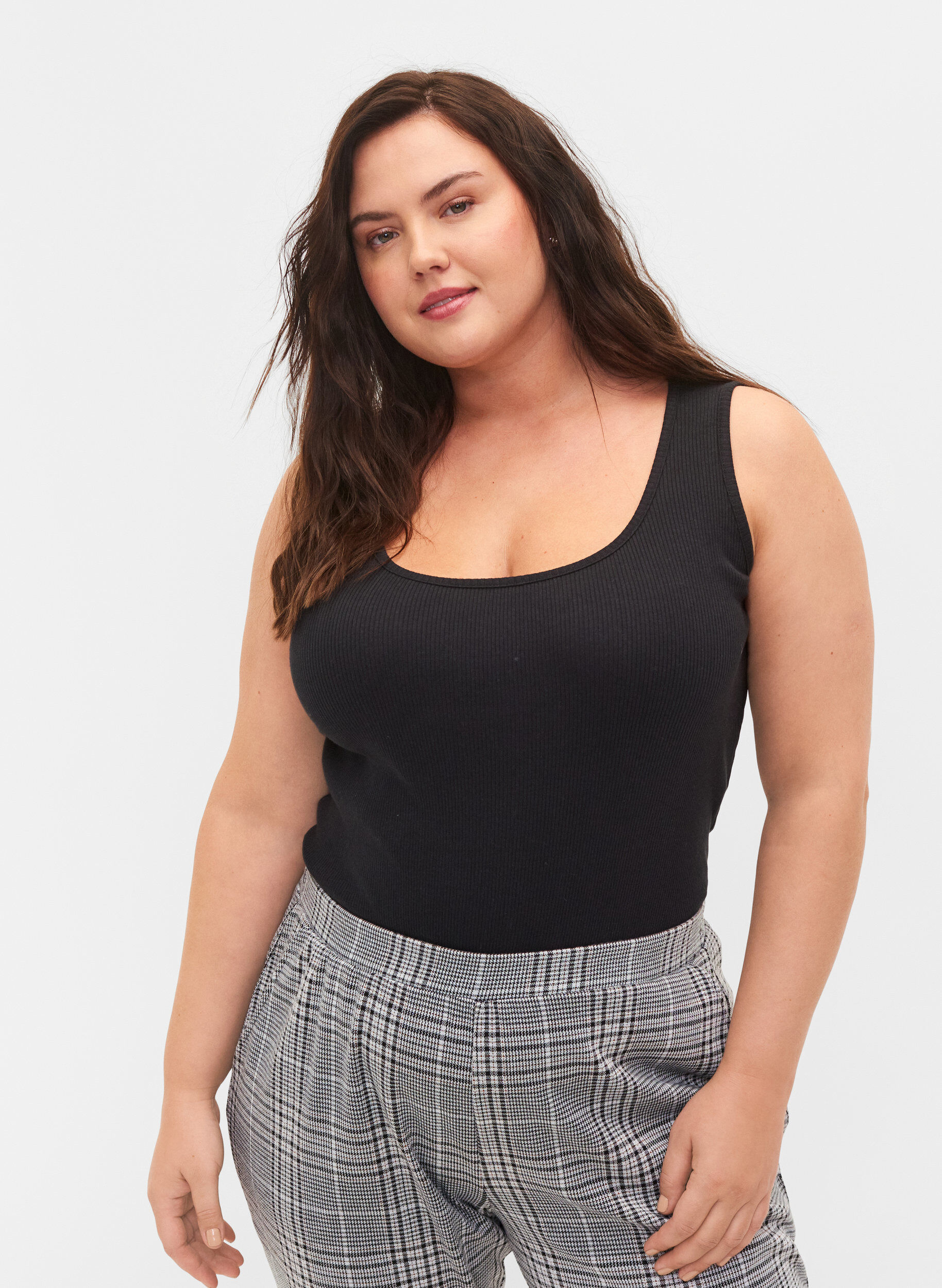 Zizzi Pack de 2 d&eacute;bardeurs basics &agrave; c&ocirc;tes, Black/Bright White, Model image number 0