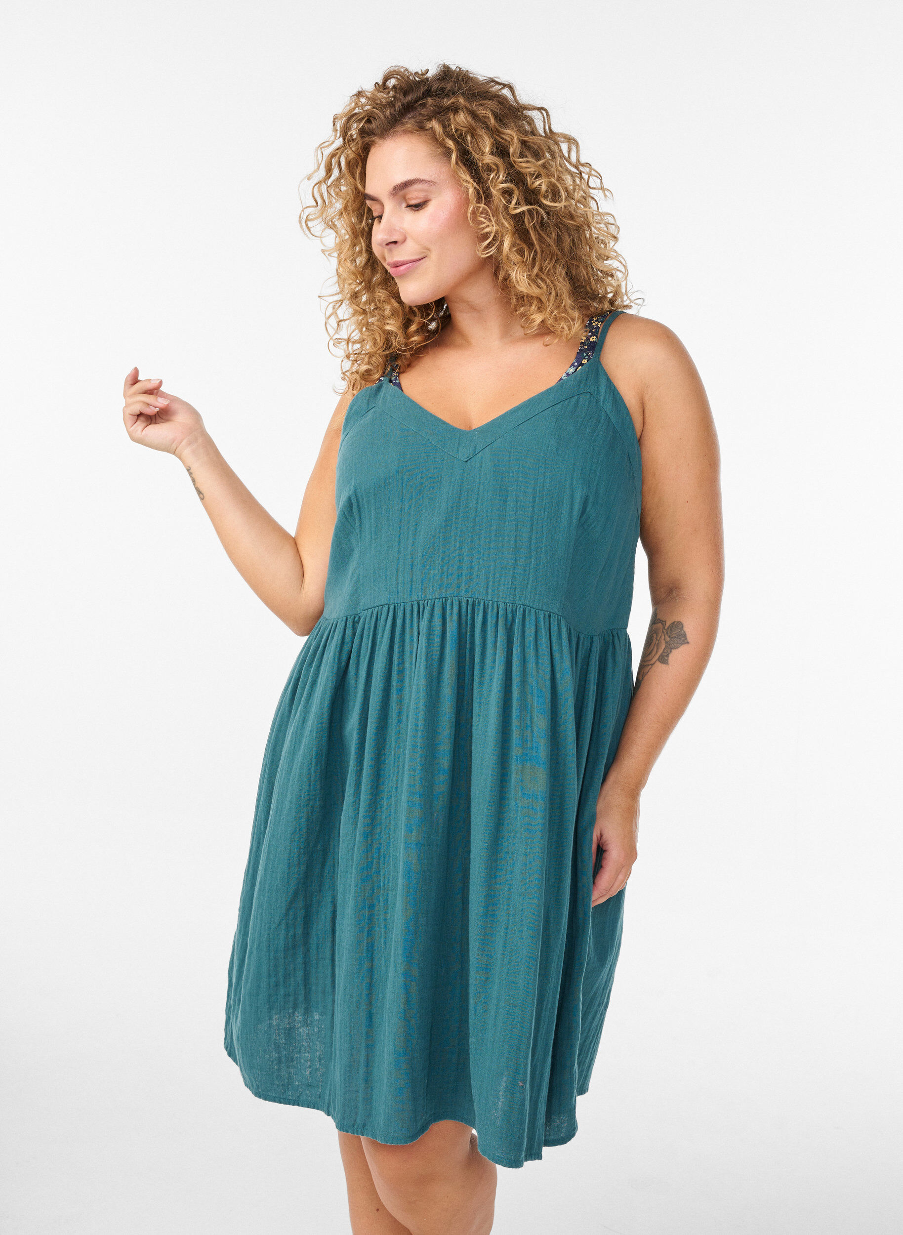 Robe de plage en coton avec des bretelles fines, Vert fonc&eacute;, Model