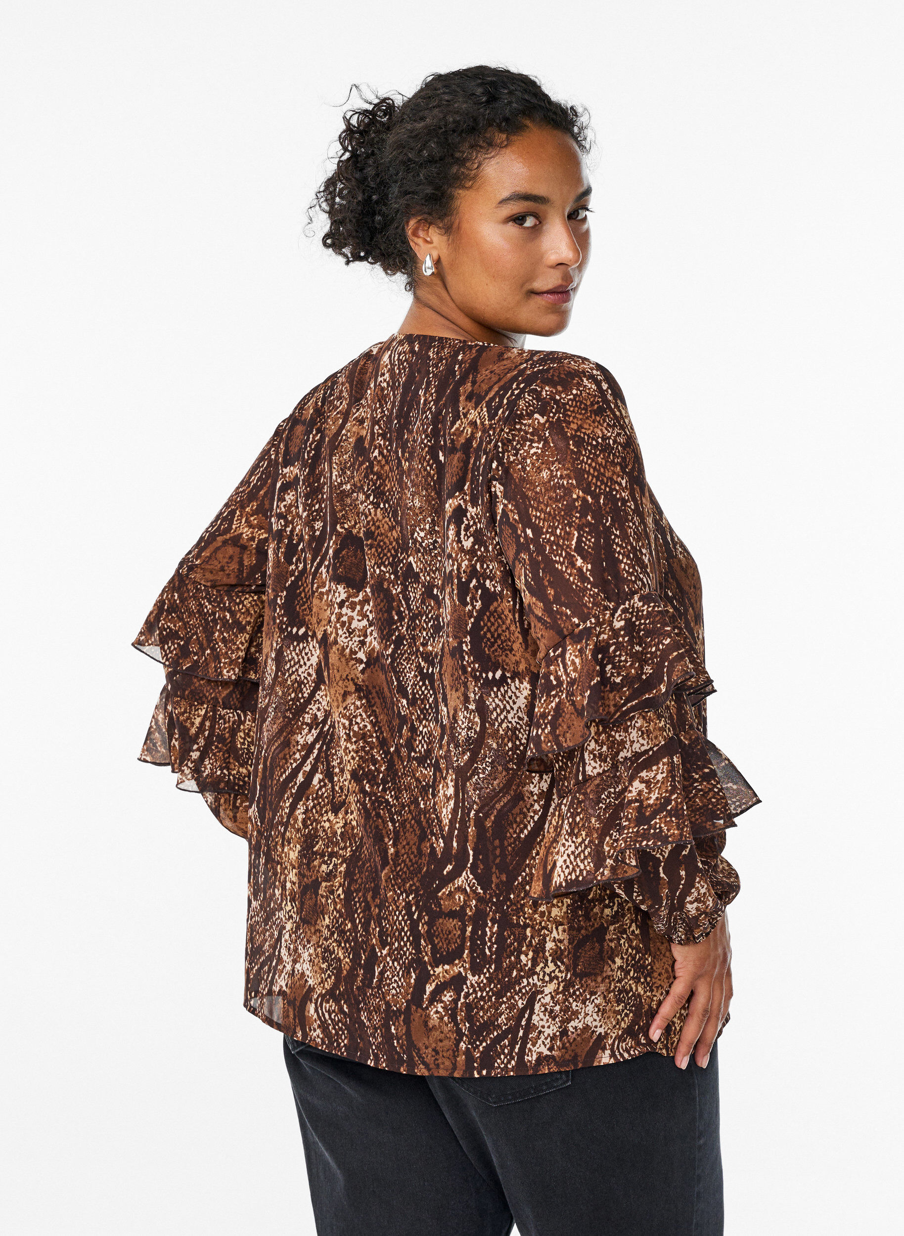 Zizzi Blouse imprim&eacute;e animal et volants, Marron, Model image number 2