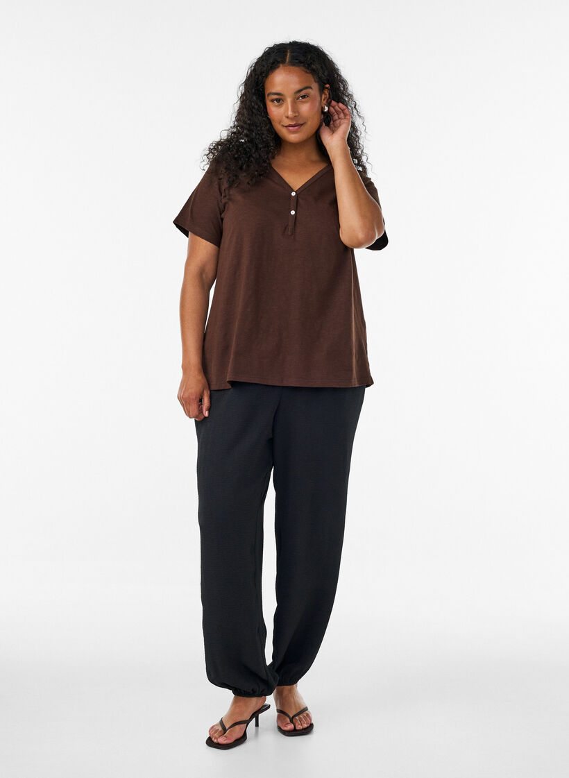 T-shirt dot&eacute; de boutons, Marron, Model image number 1