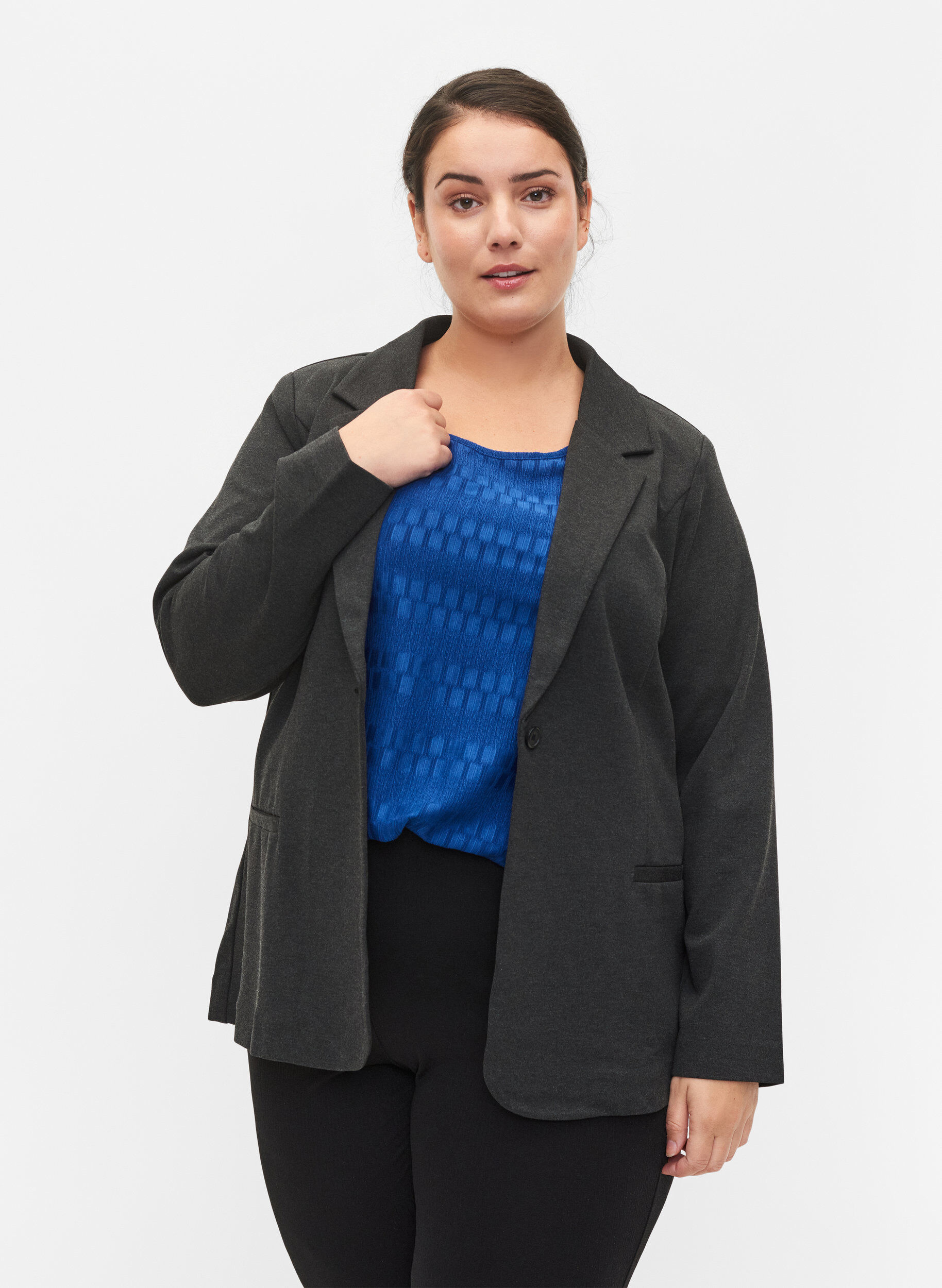 Zizzi Blazer simple avec bouton et poches d&eacute;coratives, Gris anthracite, Model image number 0