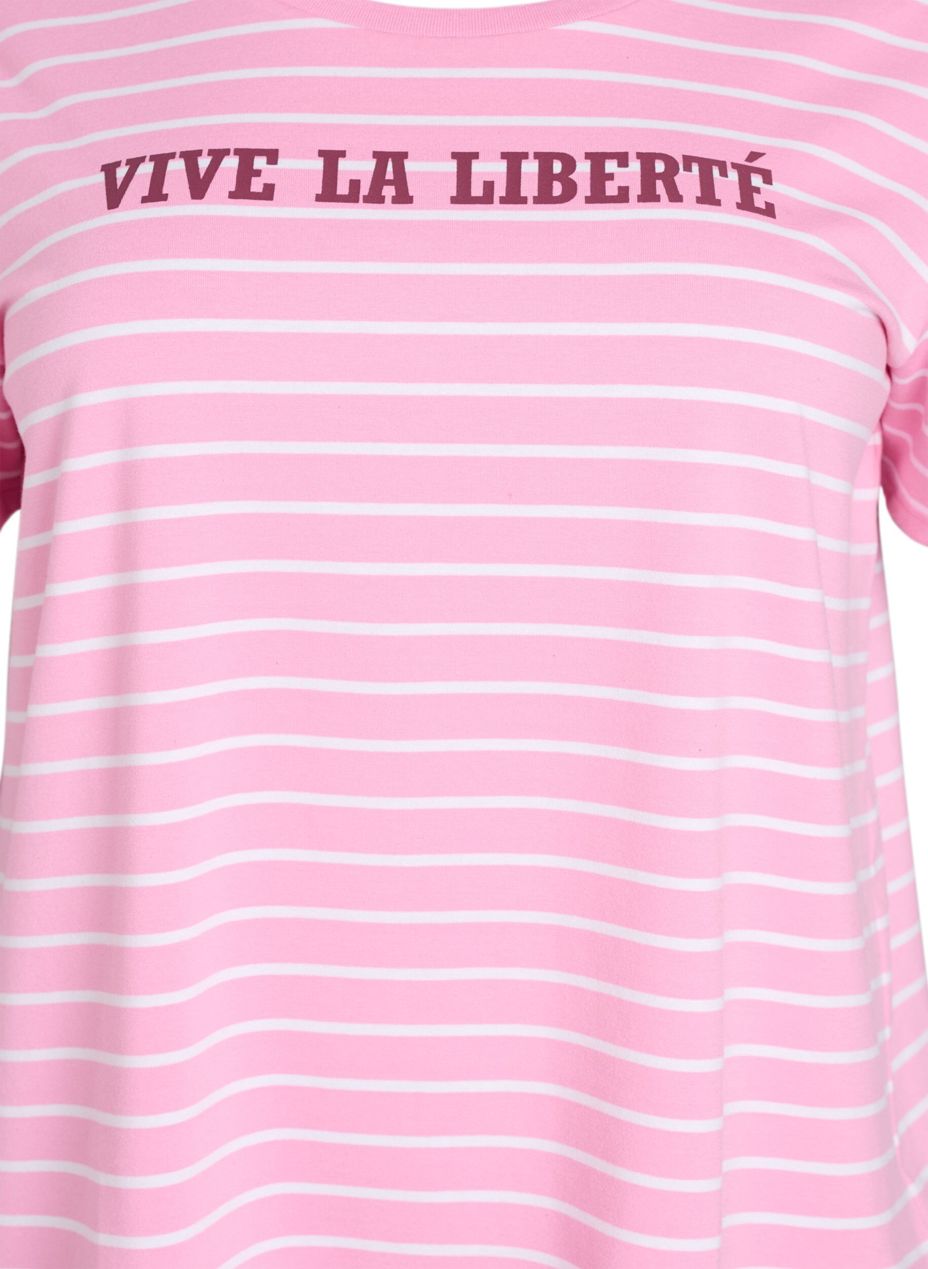 Zizzi T-shirt ray&eacute; avec imprim&eacute; de texte, Rose, Packshot image number 2