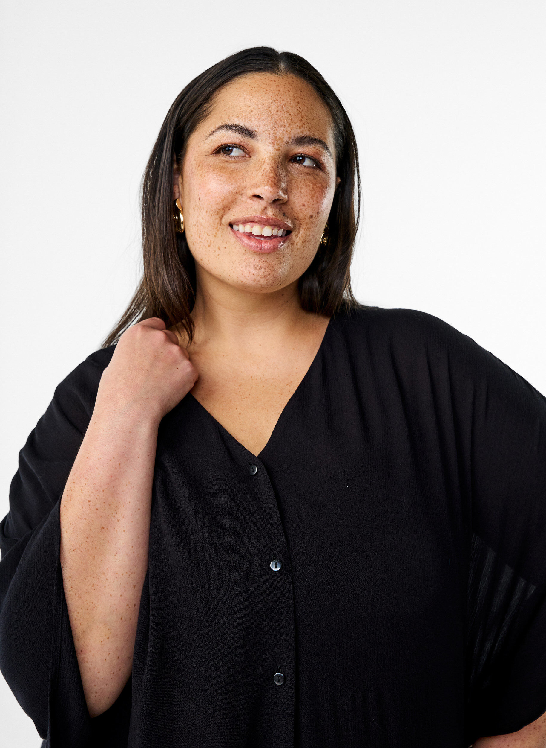 Zizzi Robes de plage Kaftan &agrave; boutons, Noir, Model image number 2