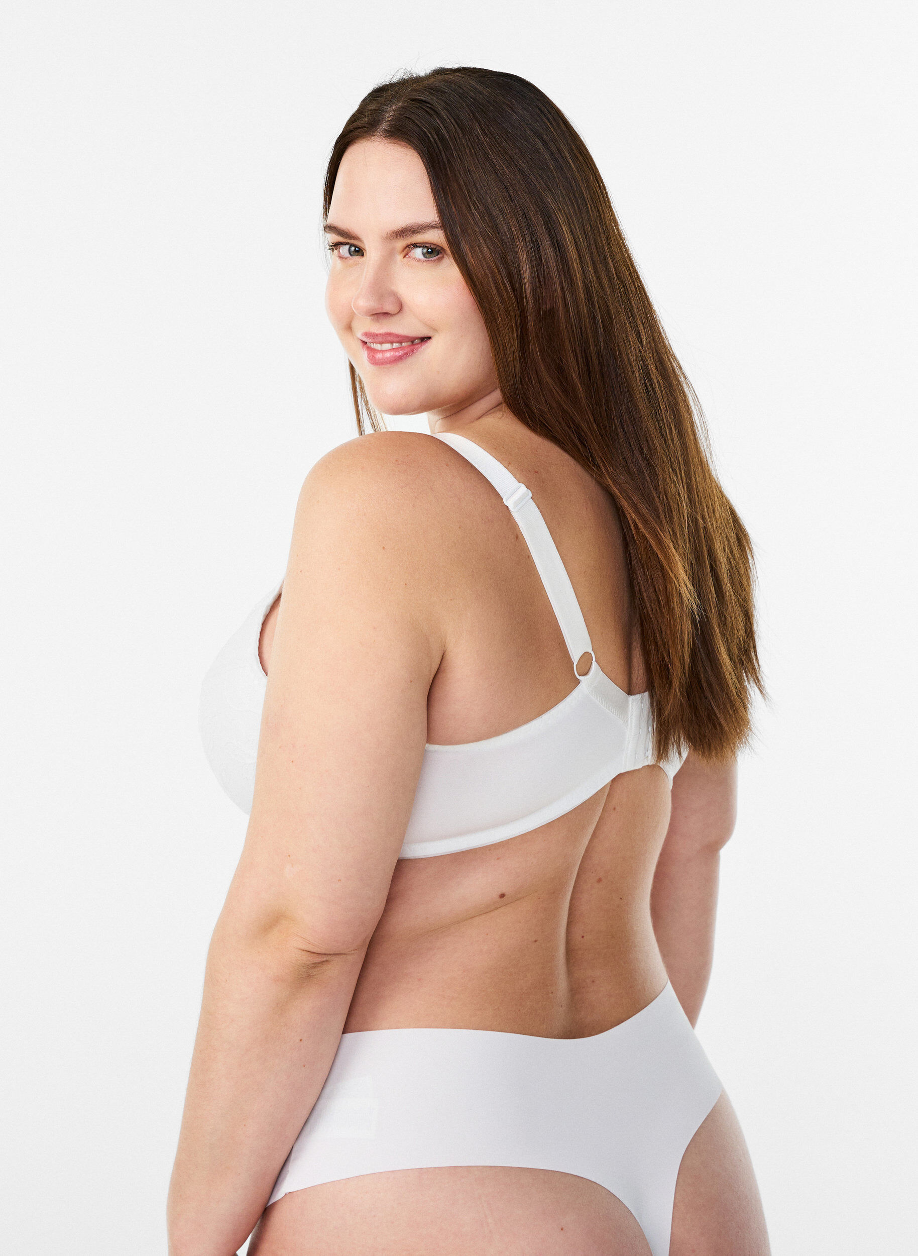 Zizzi Soutien-gorge rembourr&eacute; en dentelle avec armatures, Blanc, Model image number 2