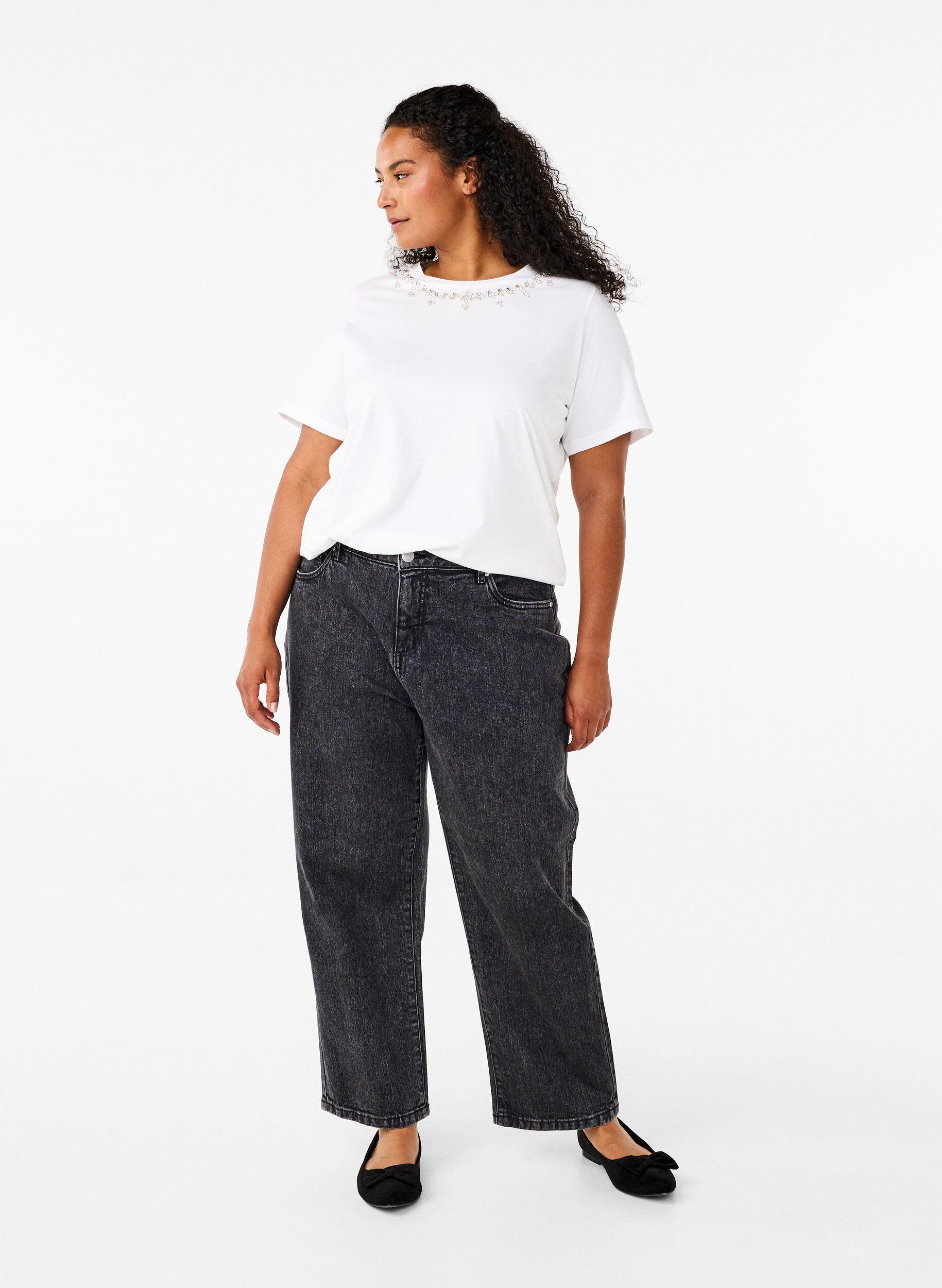 Zizzi T-shirt &agrave; col rond et strass, Bright White, Model image number 2