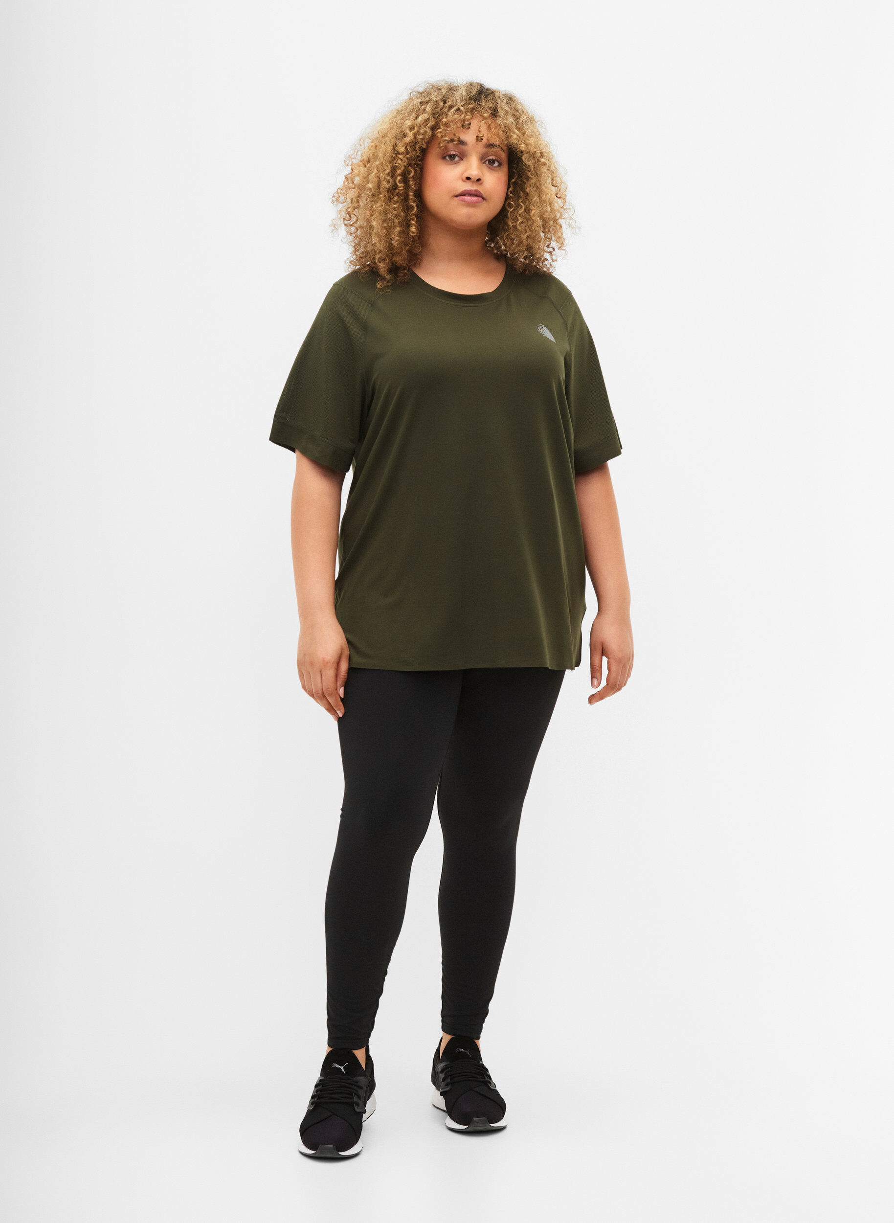 Zizzi T-shirt d'entra&icirc;nement &agrave; manches courtes et col ras du cou, Forest Night, Model image number 2