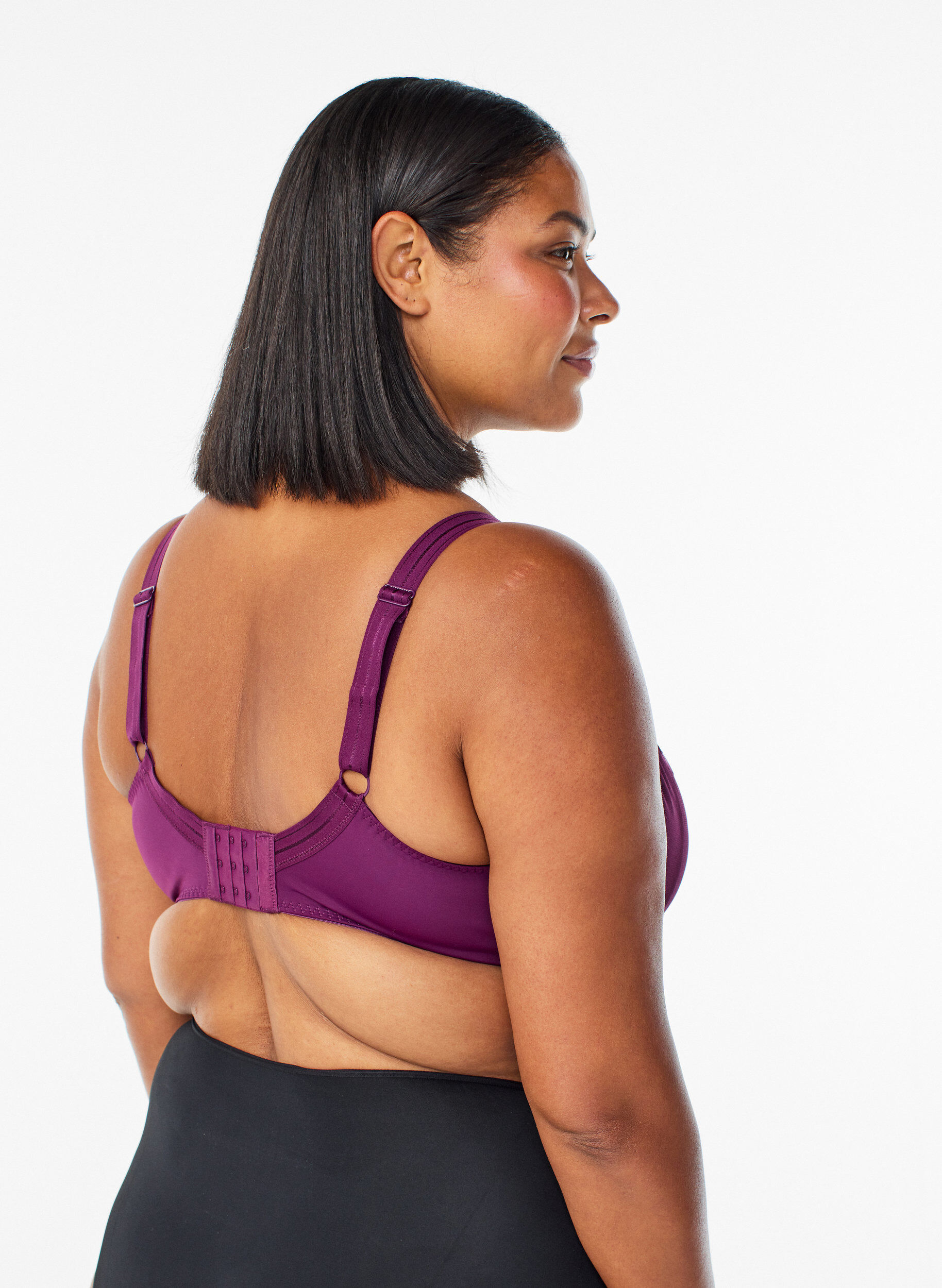 Zizzi Soutien-gorge embo&icirc;tant grand maintien avec d&eacute;tails en dentelle, Violet, Model image number 2