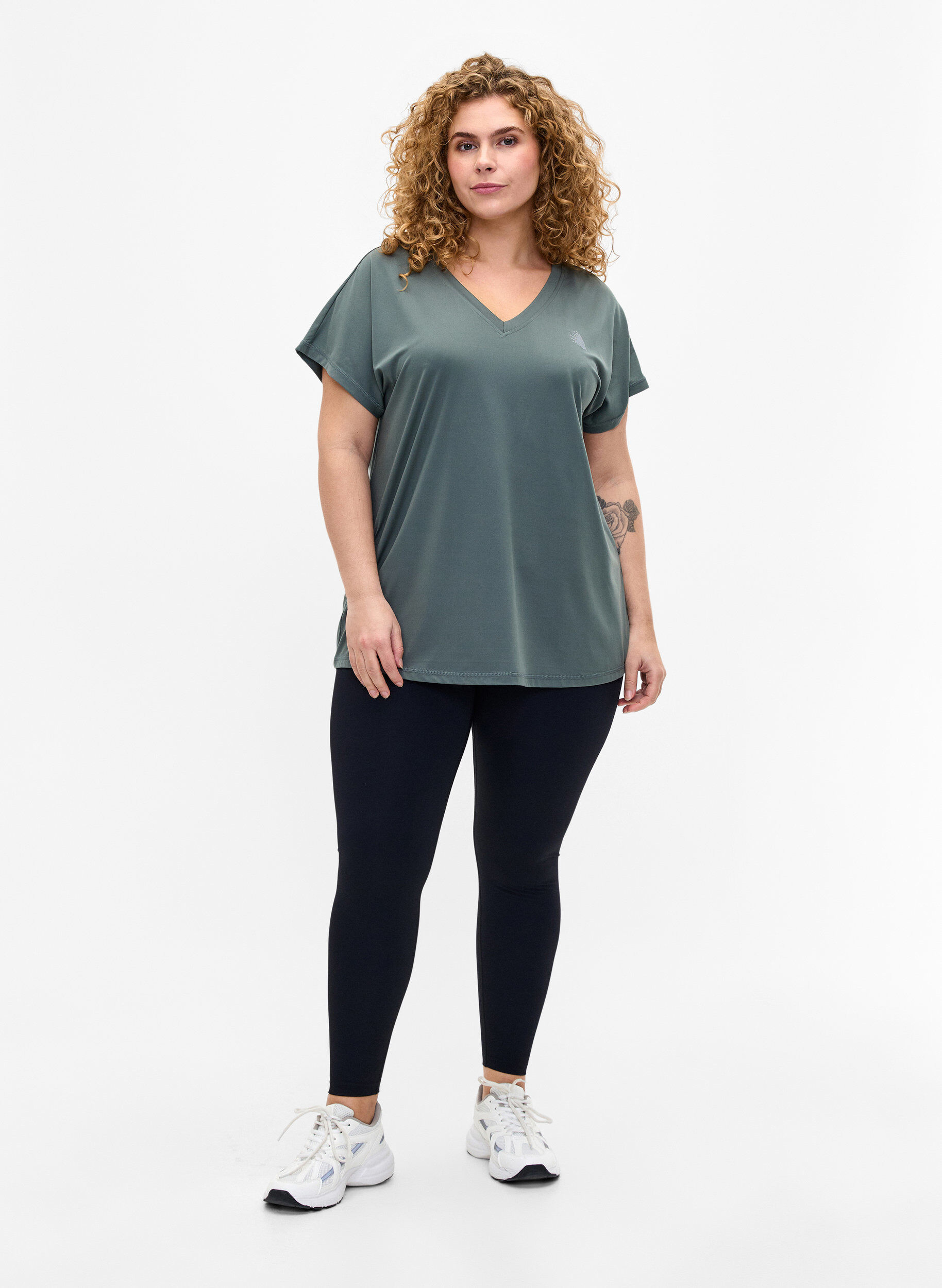 ZizziT-shirt de sport ample avec col en V, Balsam Green, Model image number 2