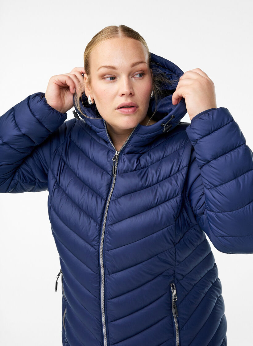 Doudoune l&eacute;g&egrave;re matelass&eacute;e &agrave; capuche, Bleu, Model image number 3