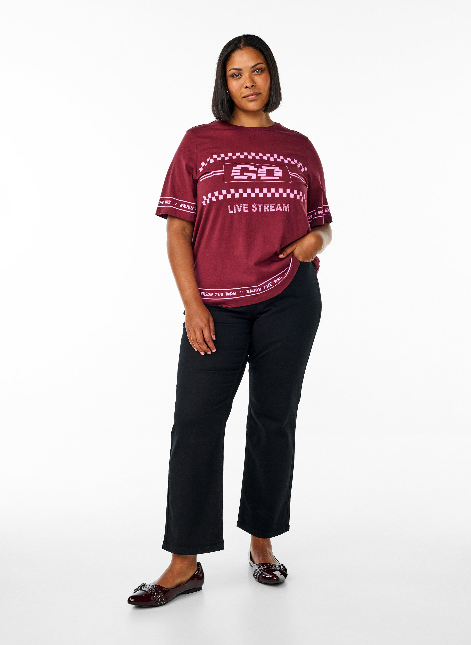 Zizzi T-shirt oversize avec imprim&eacute; sport, Bordeaux fonc&eacute;, Model image number 1