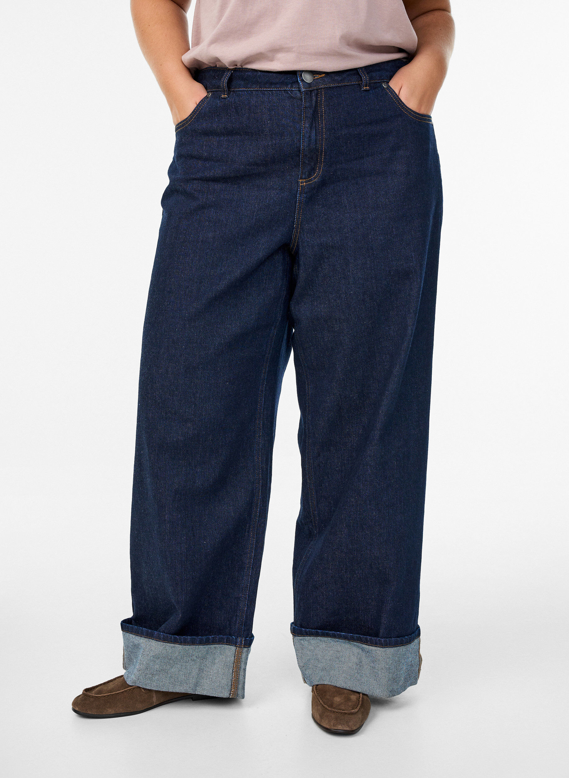 Zizzi Jean droit large avec revers, Bleu, Model image number 2