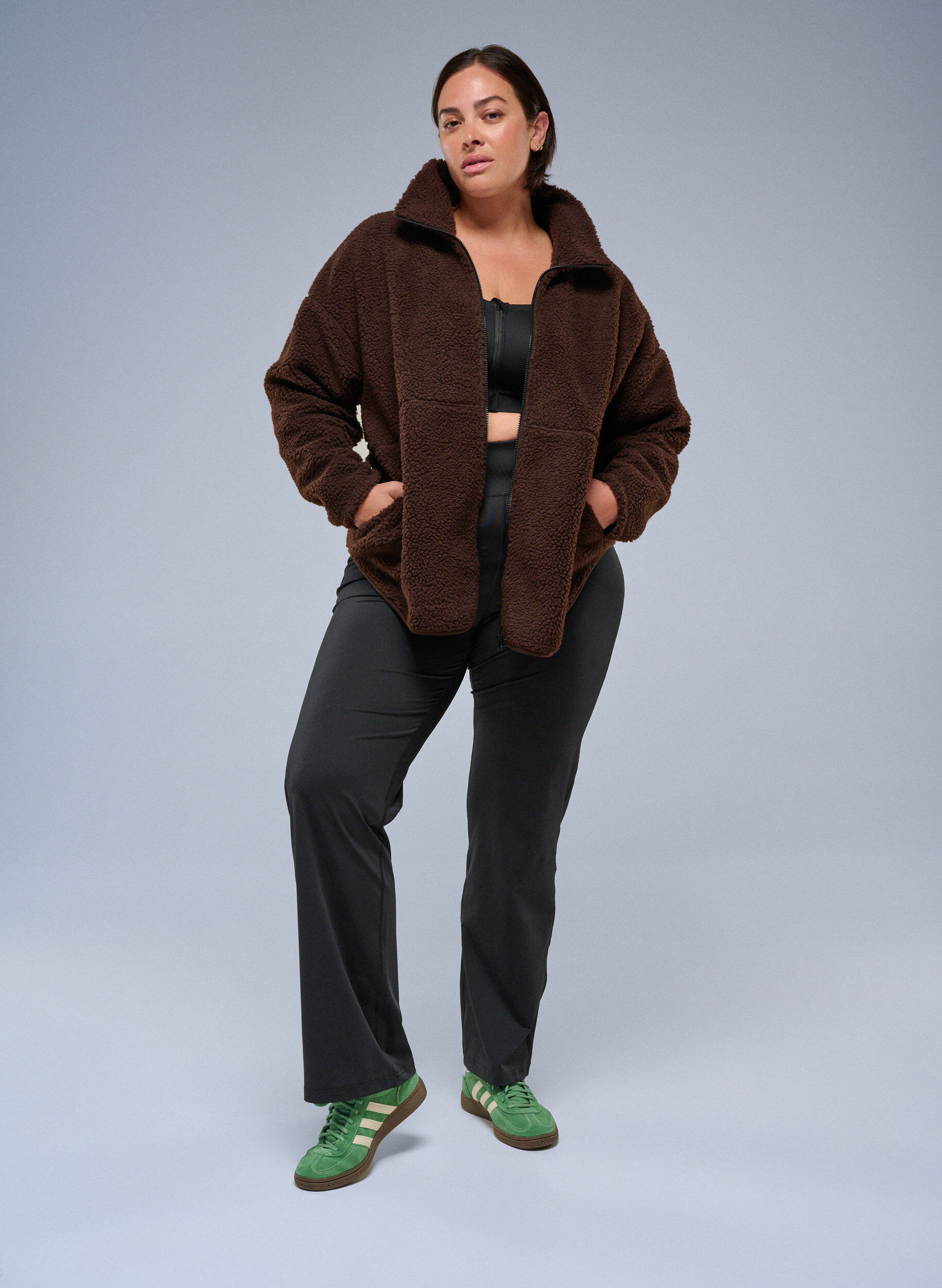 Zizzi Pantalon de sport &eacute;vas&eacute;, Noir, Image image number 0