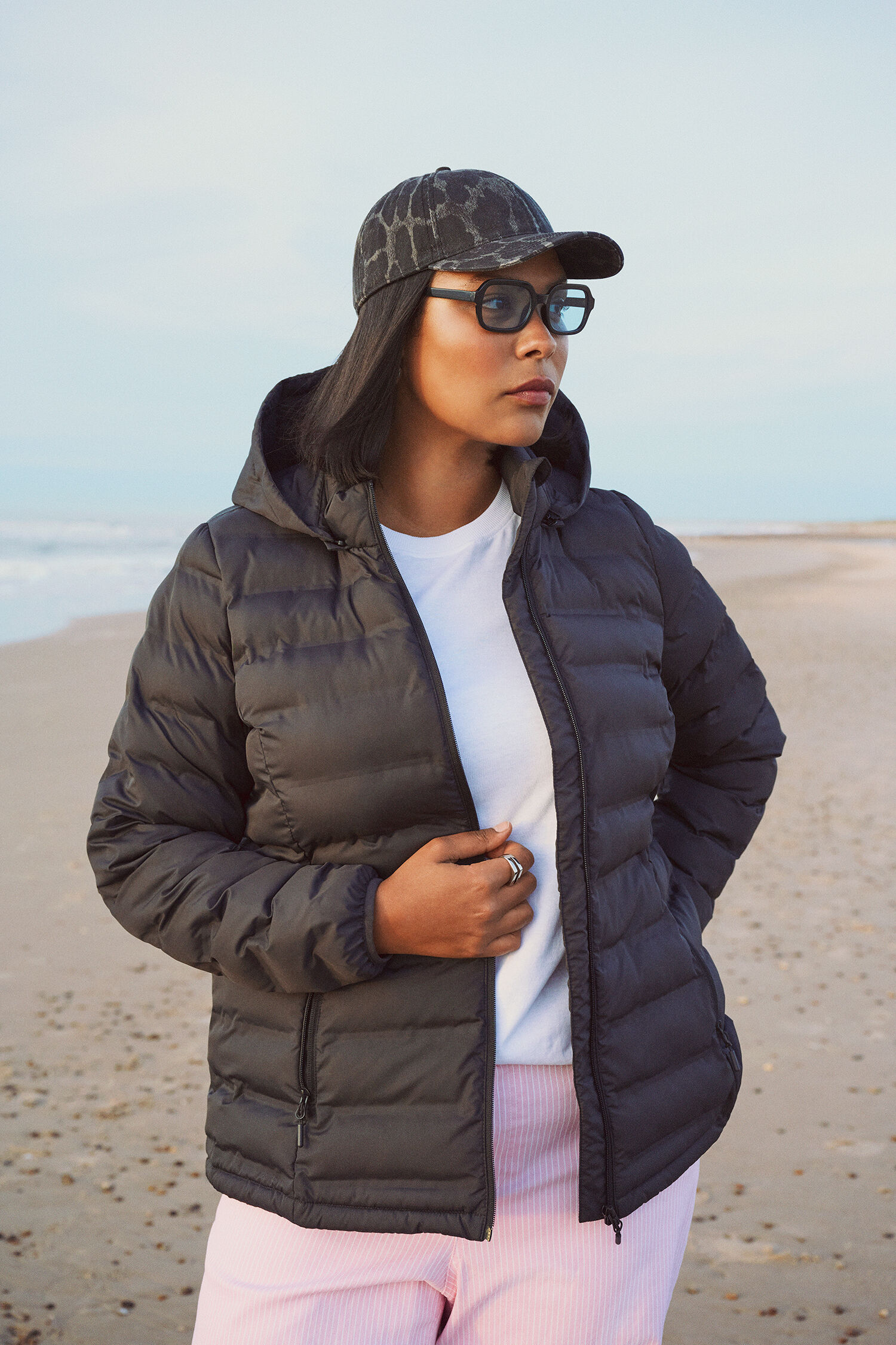 Veste l&eacute;g&egrave;re noire imperm&eacute;able, , Model