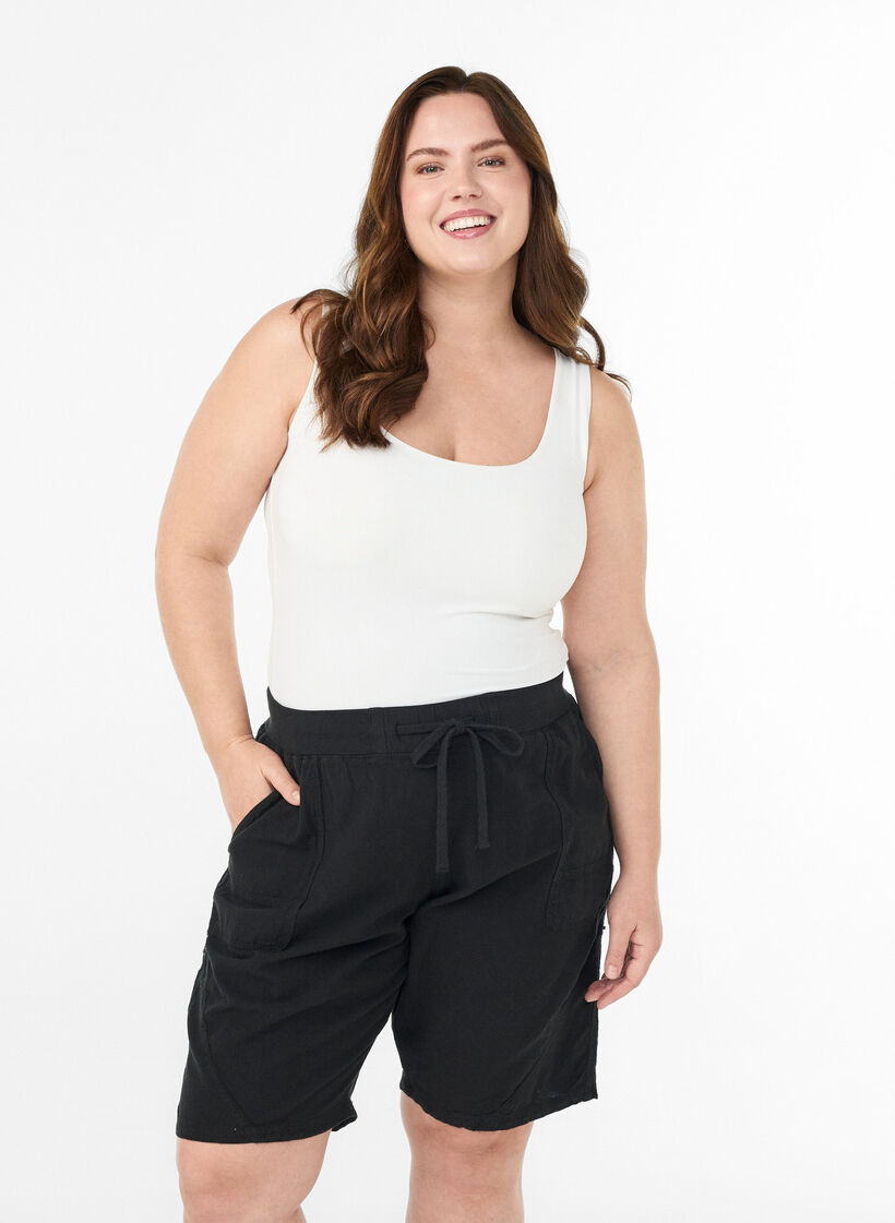 Short en coton ample avec poches, Noir, Model image number 0