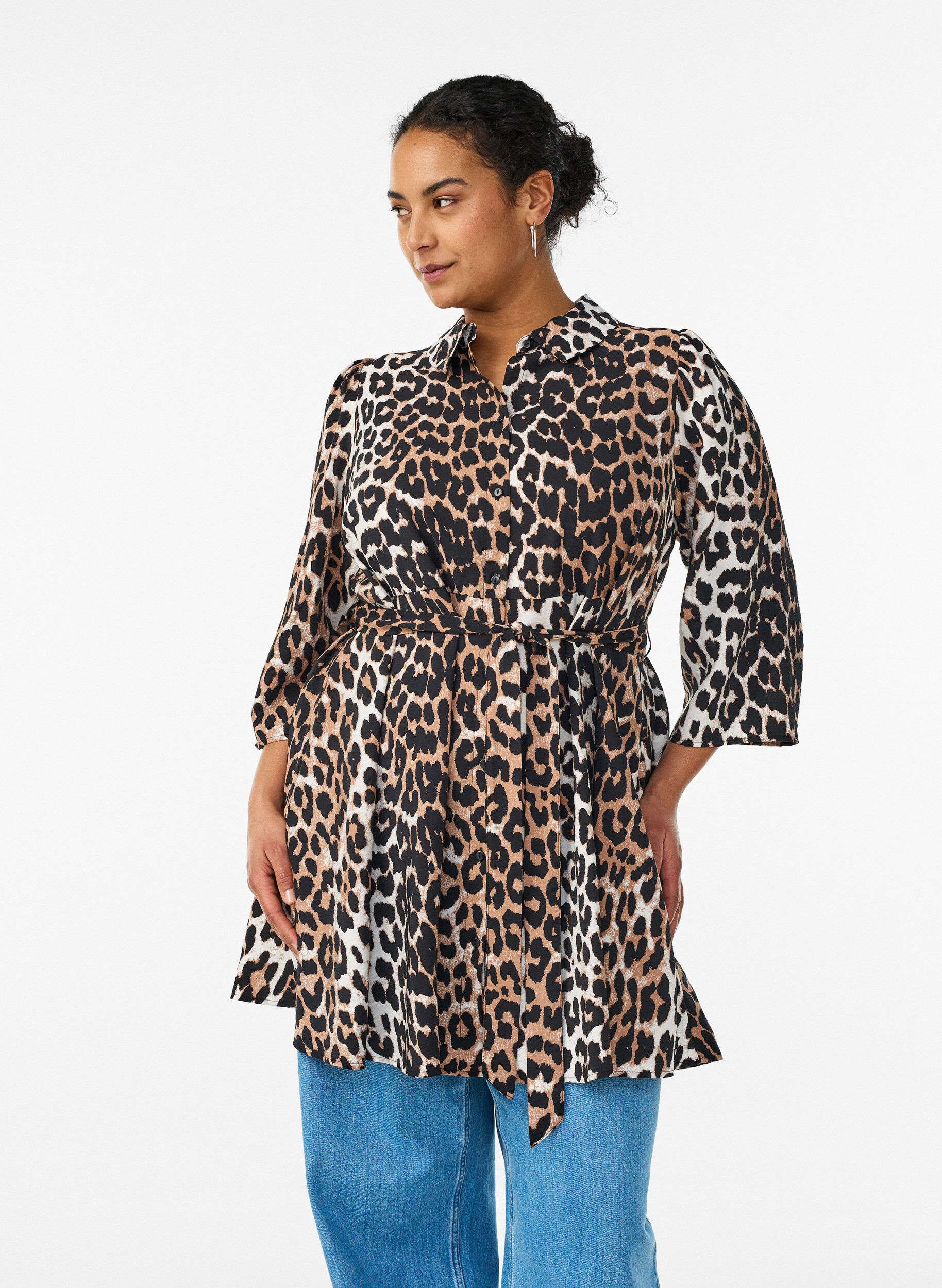 Tunique &agrave; motifs avec une ceinture &agrave; nouer et des manches 3/4, Marron, Model